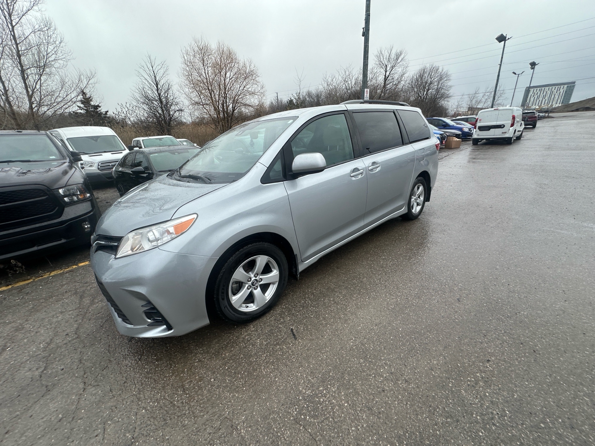 /hakimautosale/2019-Toyota-Sienna-9567466463040981.jpg