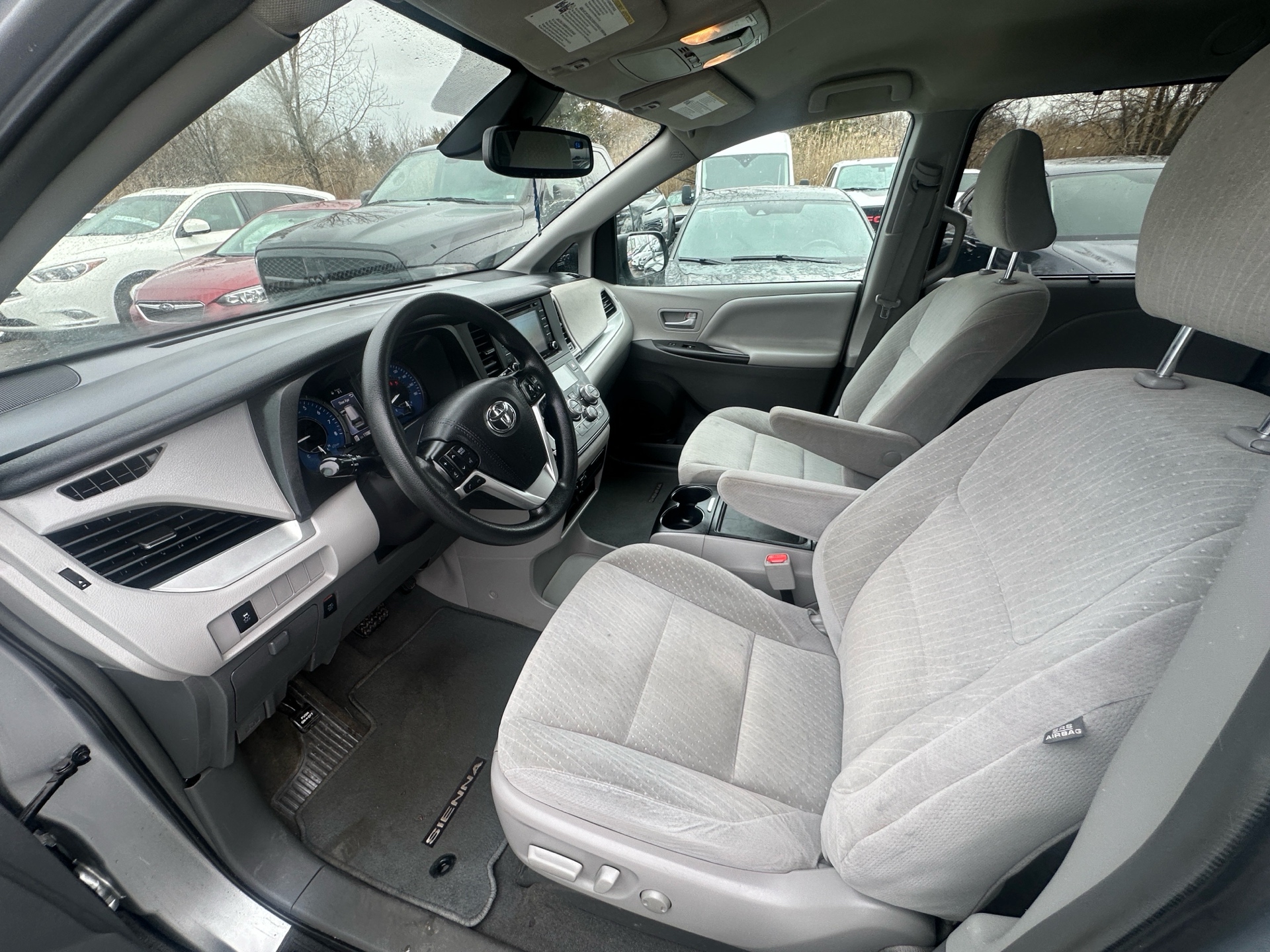 /hakimautosale/2019-Toyota-Sienna-9969921751093989.jpg