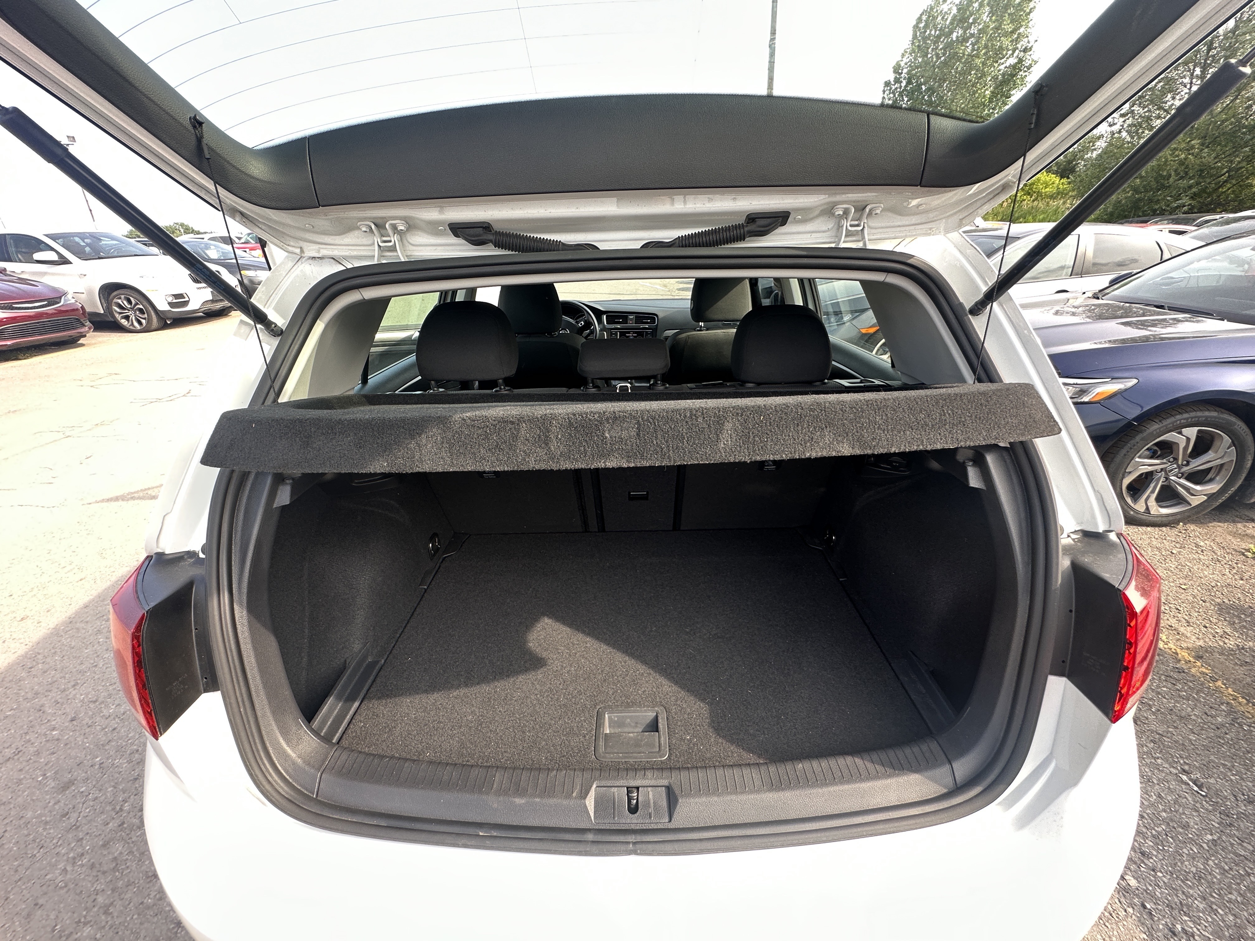 /hakimautosale/2019-Volkswagen-Golf-0033303468490510912.jpg