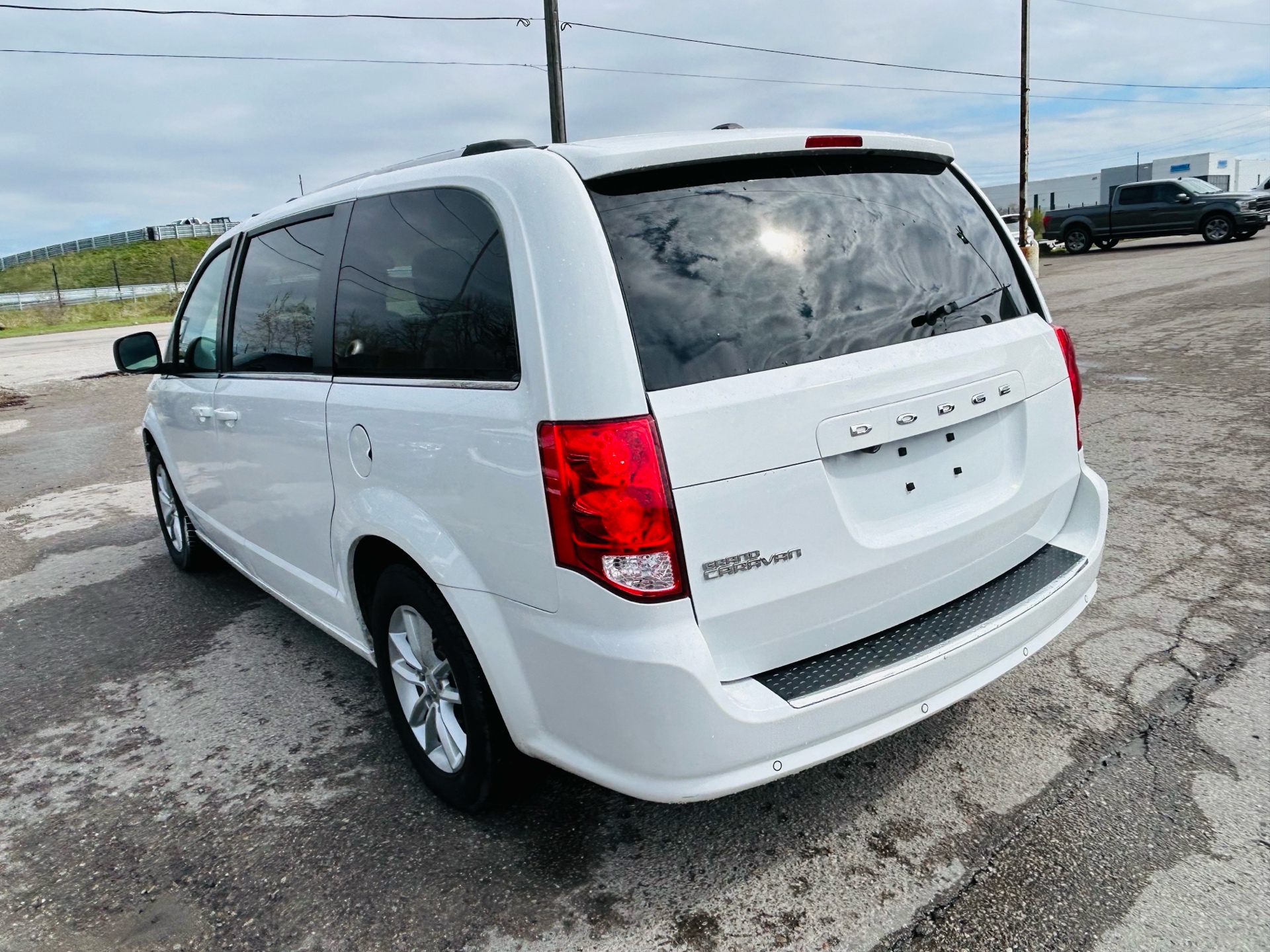 /hakimautosale/2020-Dodge-GrandCaravan-09054955056264435.jpg