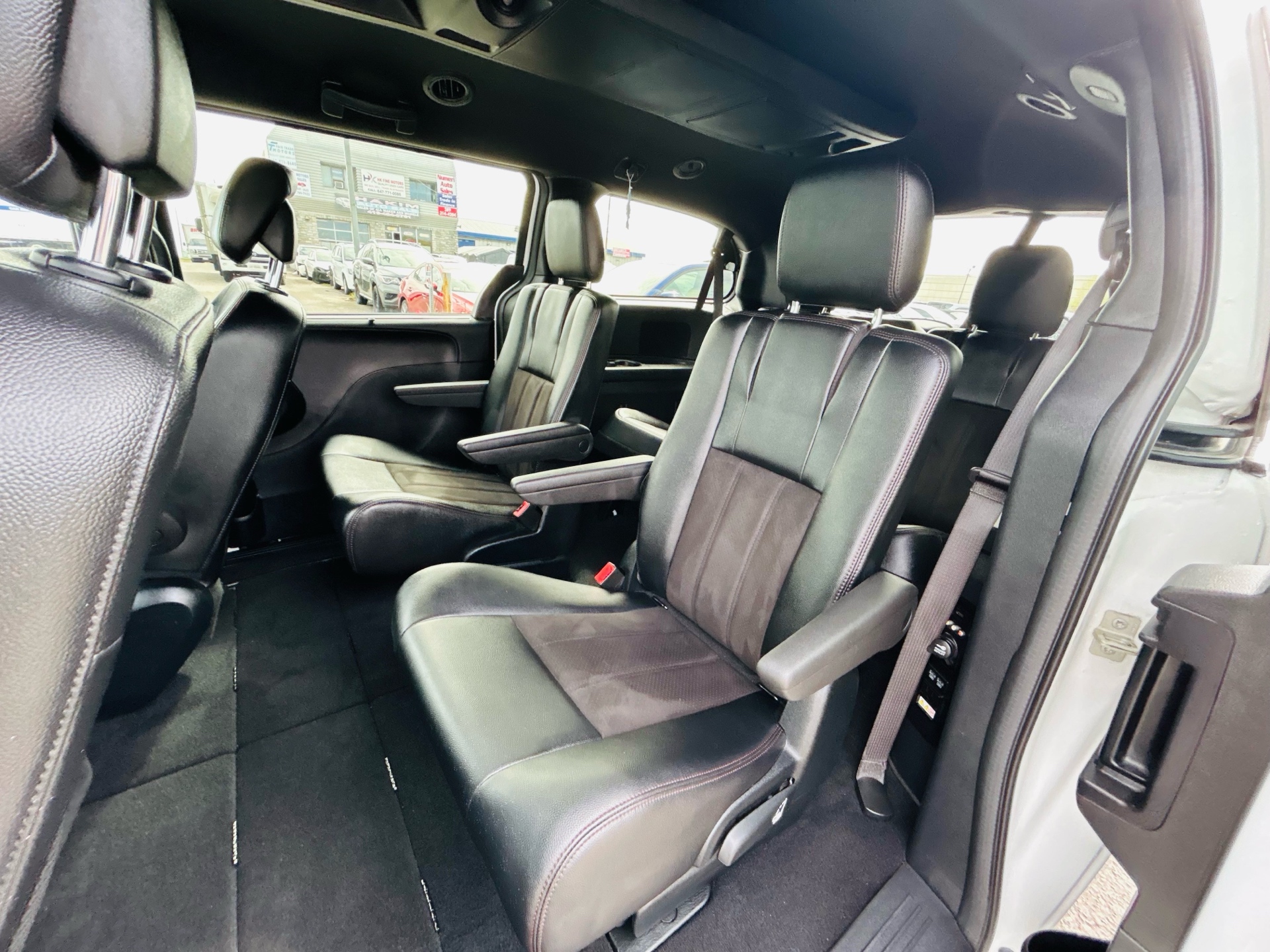 /hakimautosale/2020-Dodge-GrandCaravan-1695514692871405.jpg
