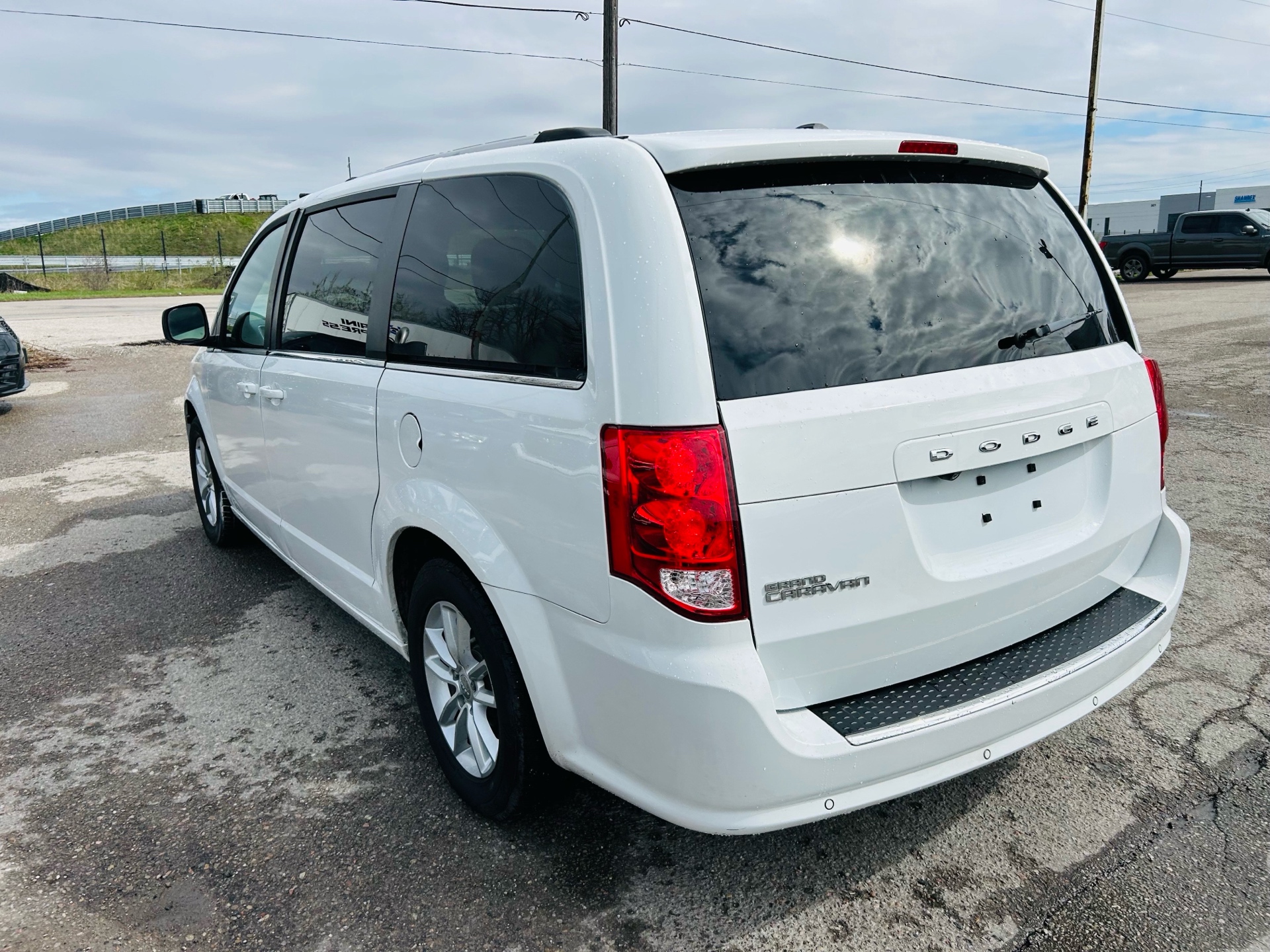 /hakimautosale/2020-Dodge-GrandCaravan-29524419771103716.jpg