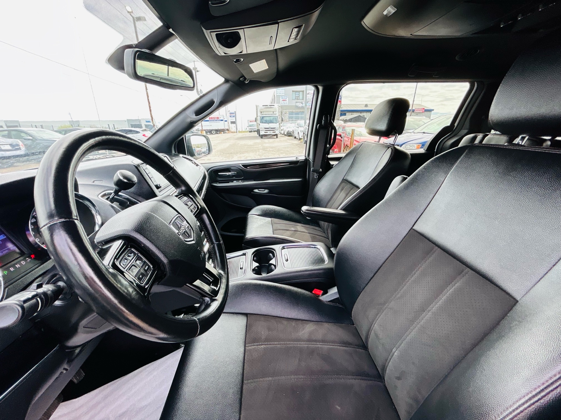/hakimautosale/2020-Dodge-GrandCaravan-3217377664492944.jpg