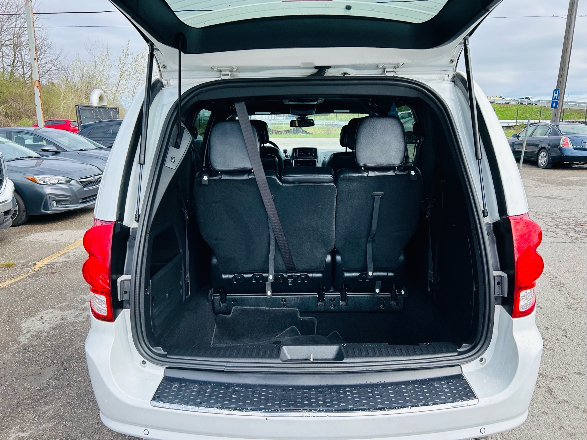/hakimautosale/2020-Dodge-GrandCaravan-3663142263273218.jpg