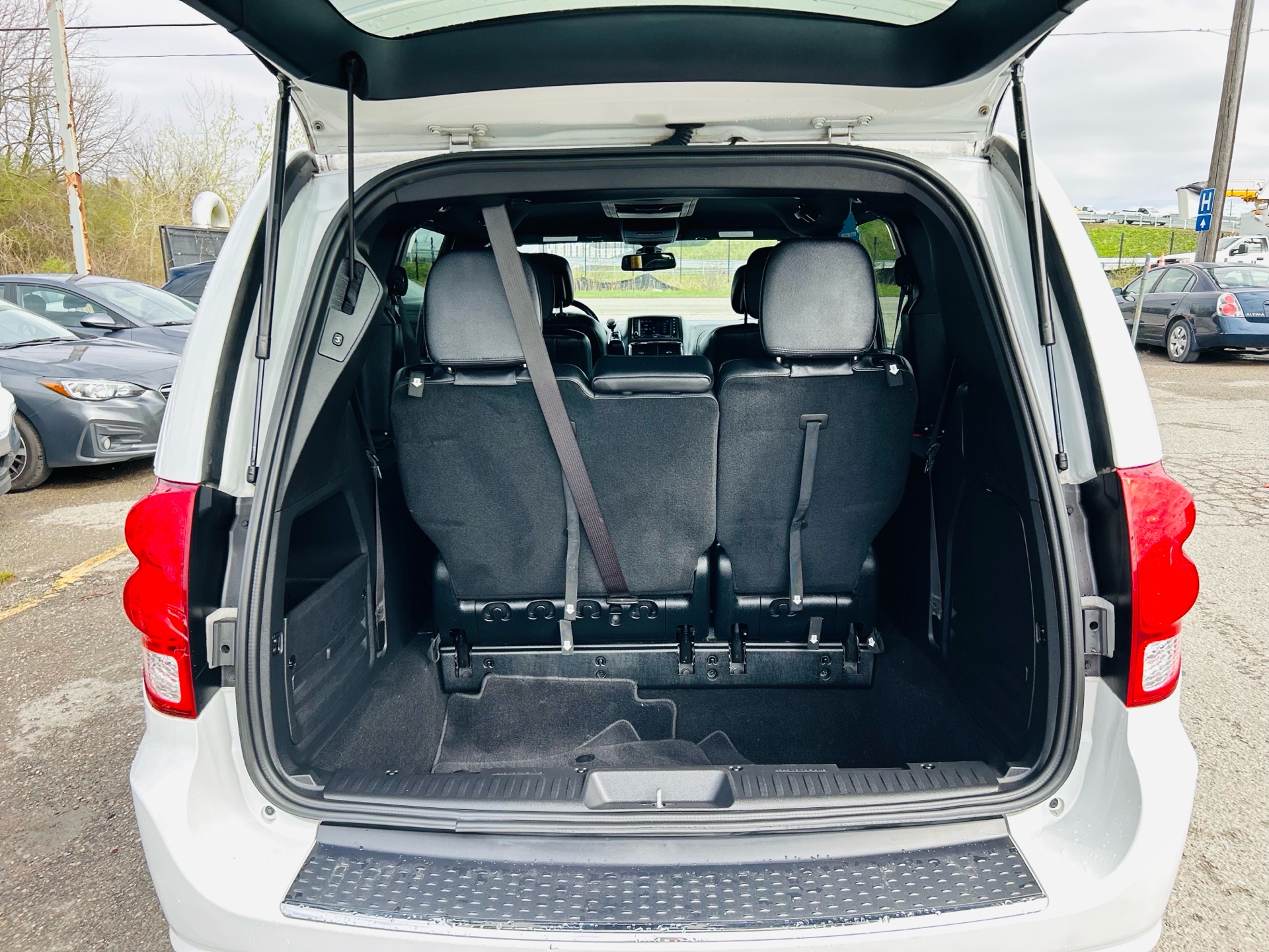 /hakimautosale/2020-Dodge-GrandCaravan-692119480000206.jpg