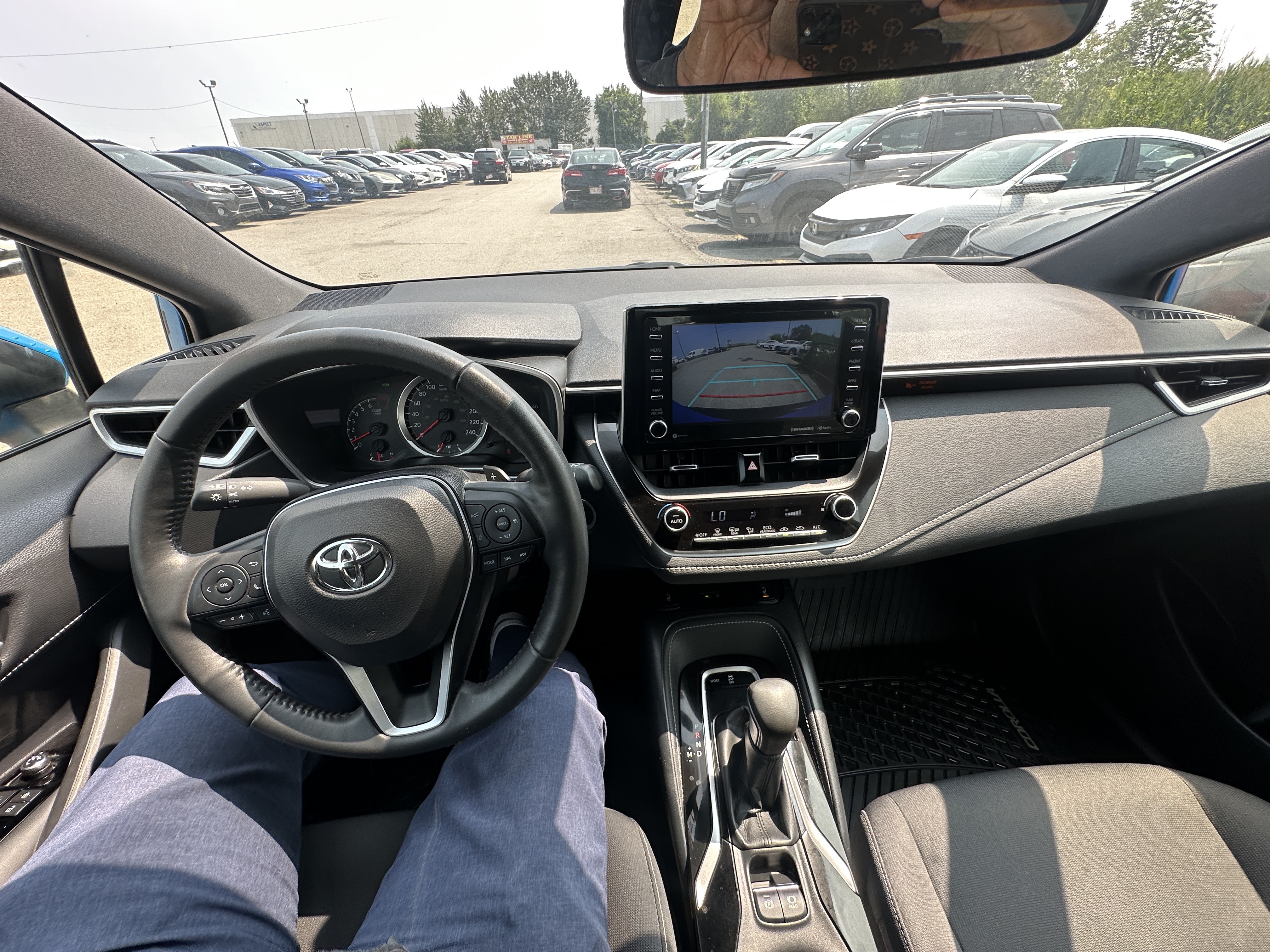 /hakimautosale/2020-Toyota-CorollaHatchback-755425678867621.jpg