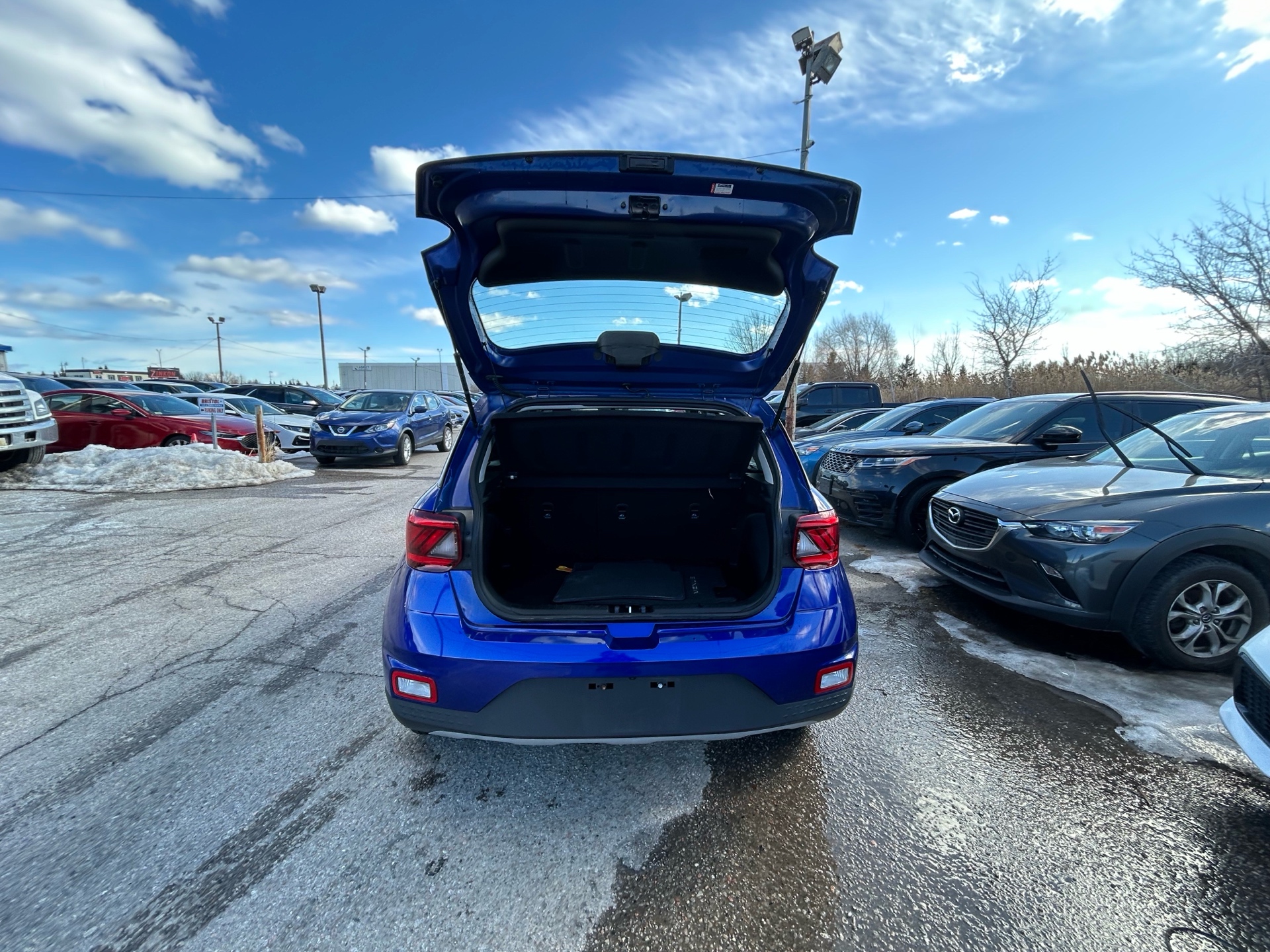 /hakimautosale/2021-Hyundai-Venue-2770631165215047.jpg