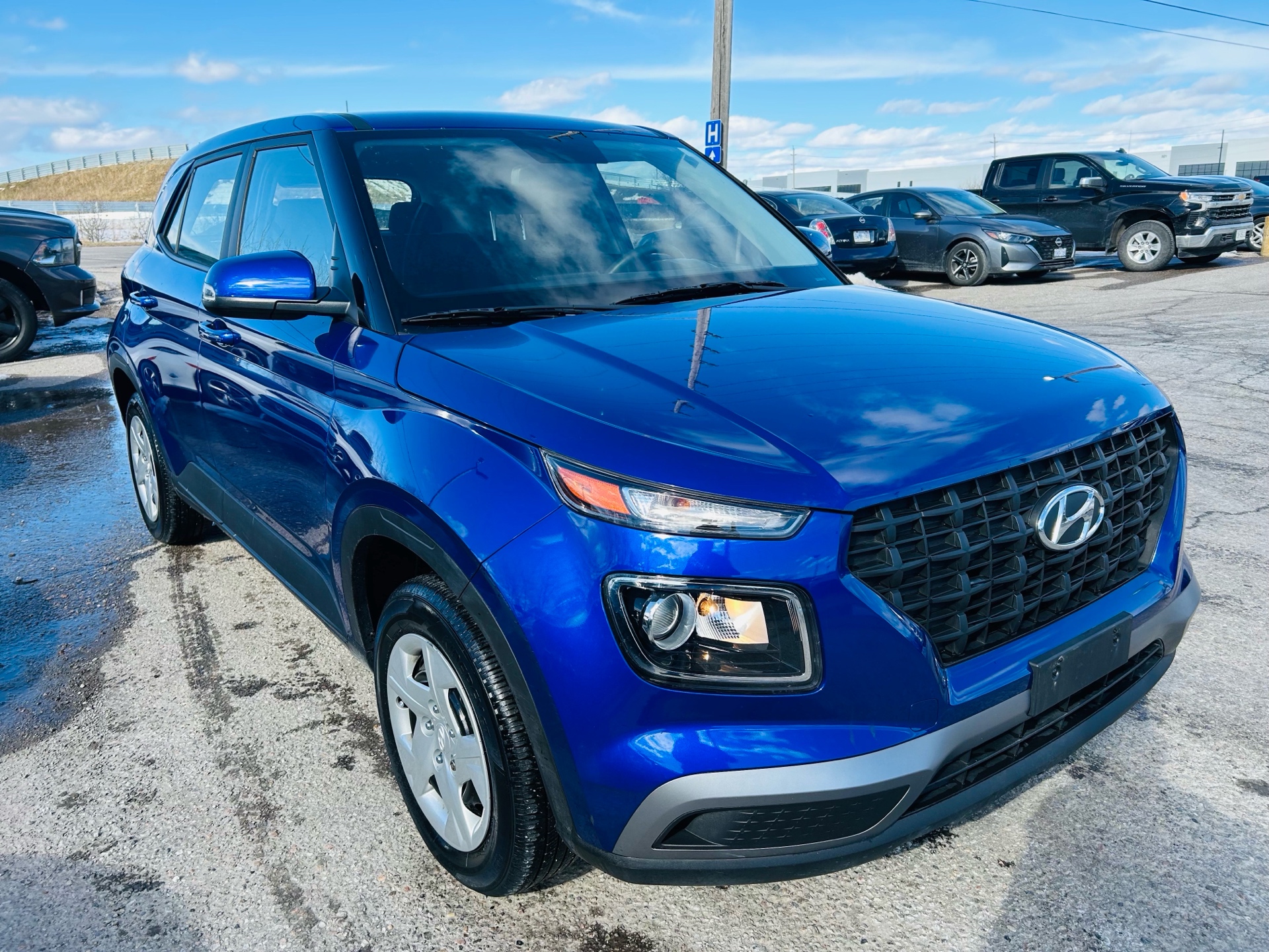 /hakimautosale/2021-Hyundai-Venue-48139757134376593.jpg