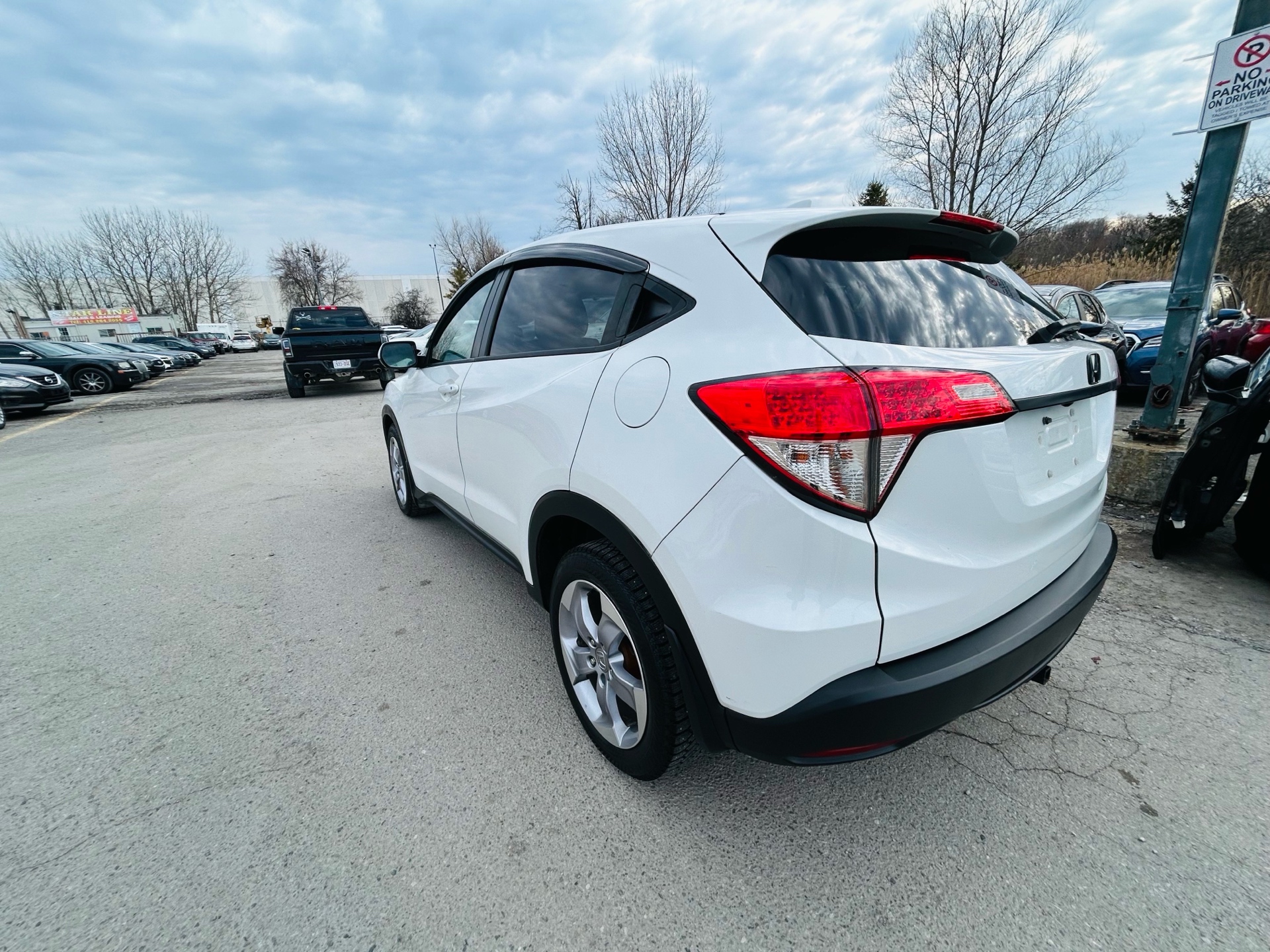 /hakimautosale/2022-Honda-HR-V-6507504424627666.jpg