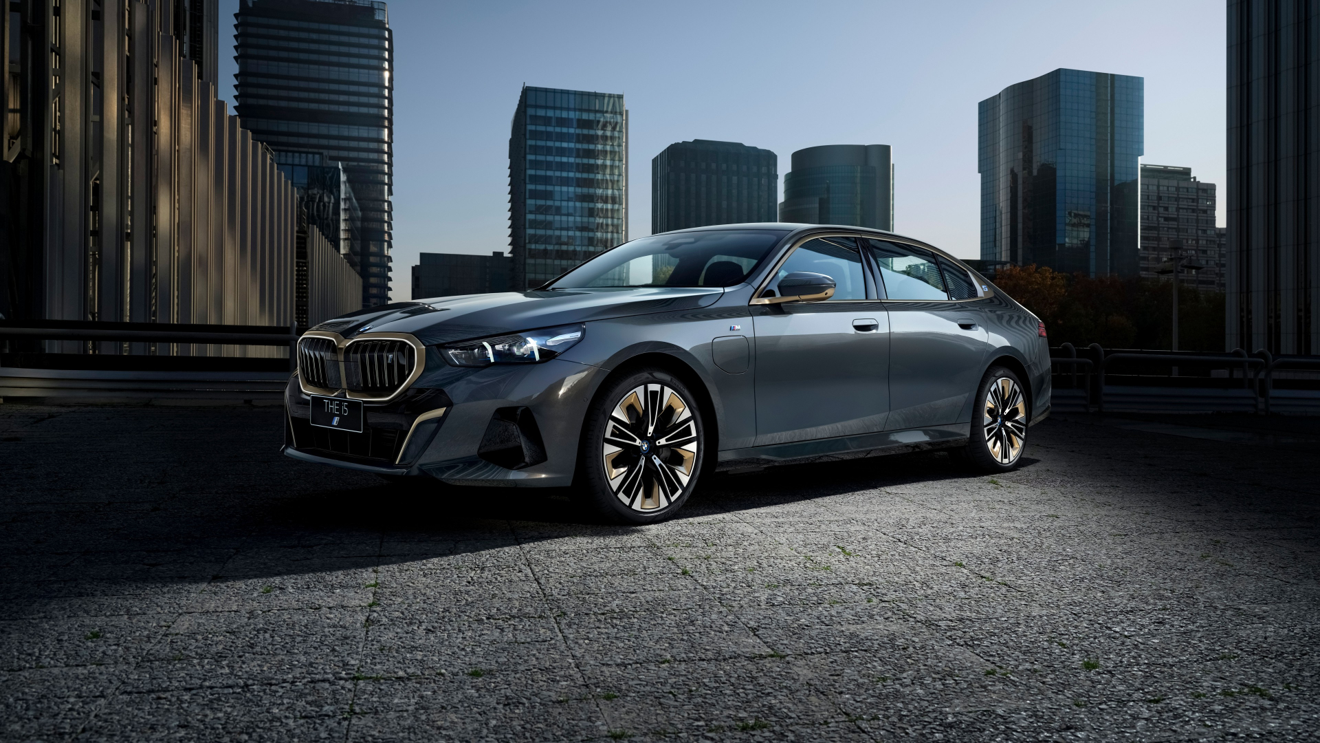 https://image123.azureedge.net/hanifmotors/8894679651377211-bmw_i5_edrive35l_m_sport_2024_8k-3840x2160.jpg