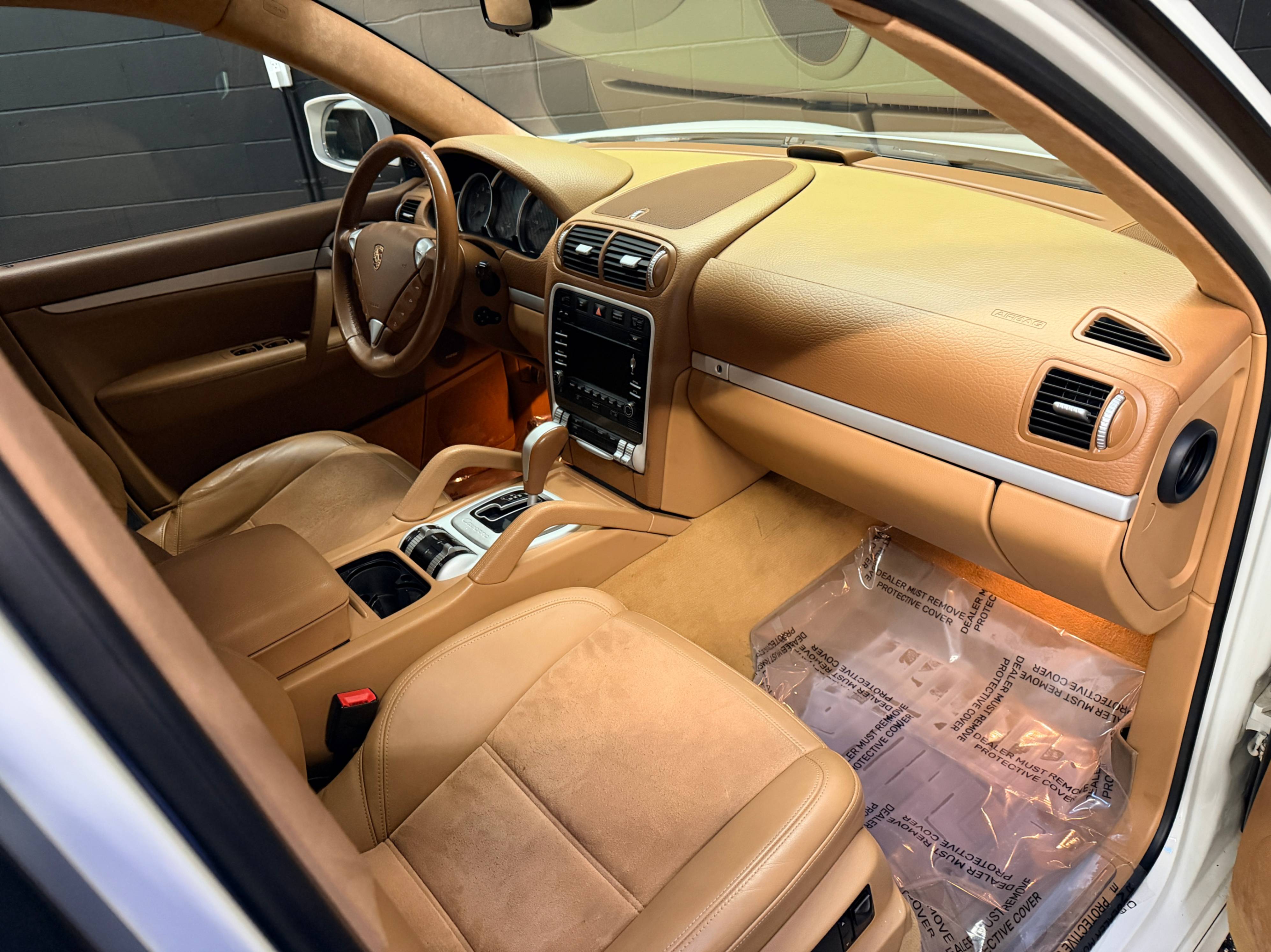 /hcwenterprisecorporation/2010-Porsche-Cayenne-042456382076469845.jpg