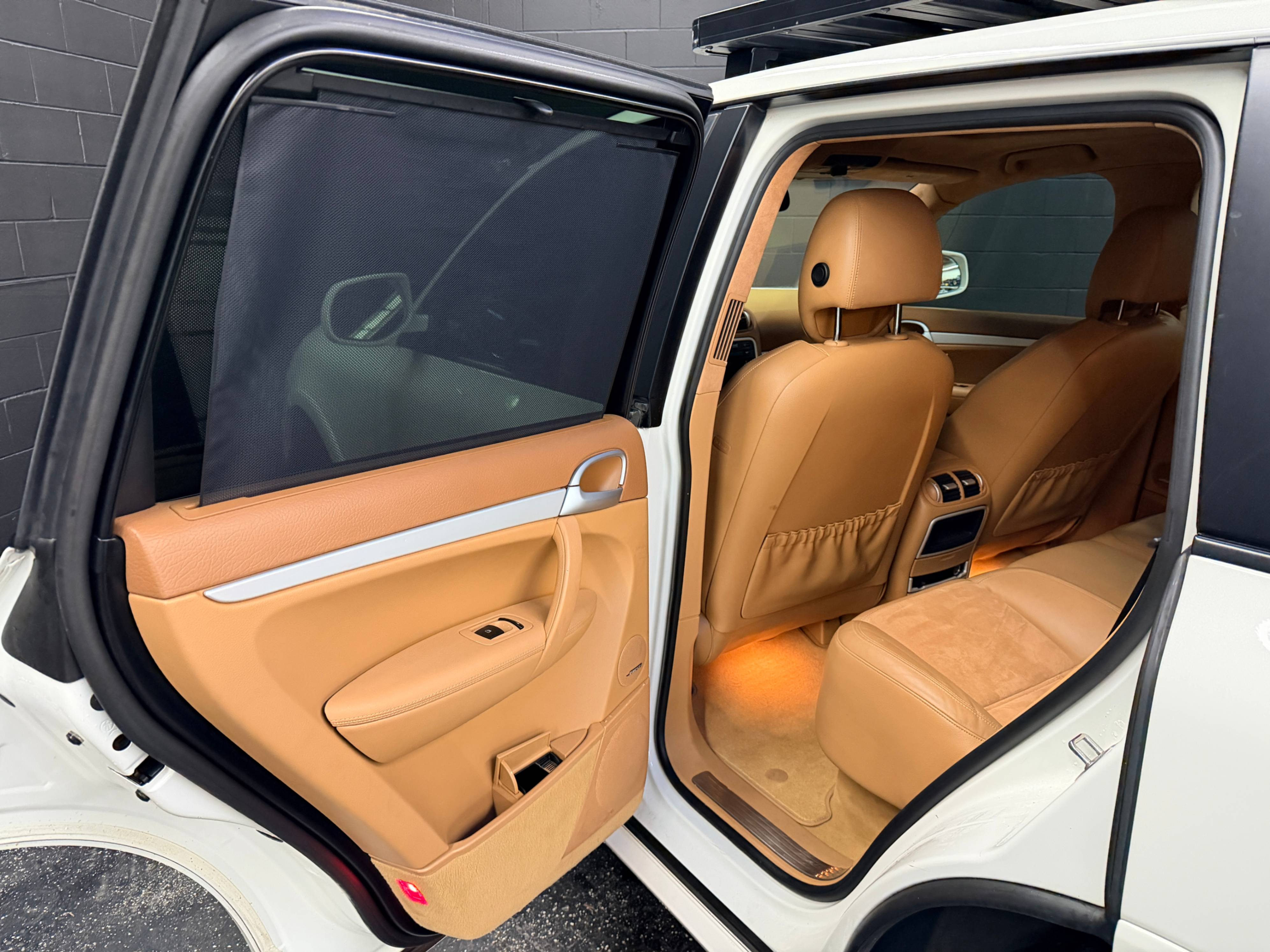 /hcwenterprisecorporation/2010-Porsche-Cayenne-8176160952610985.jpg