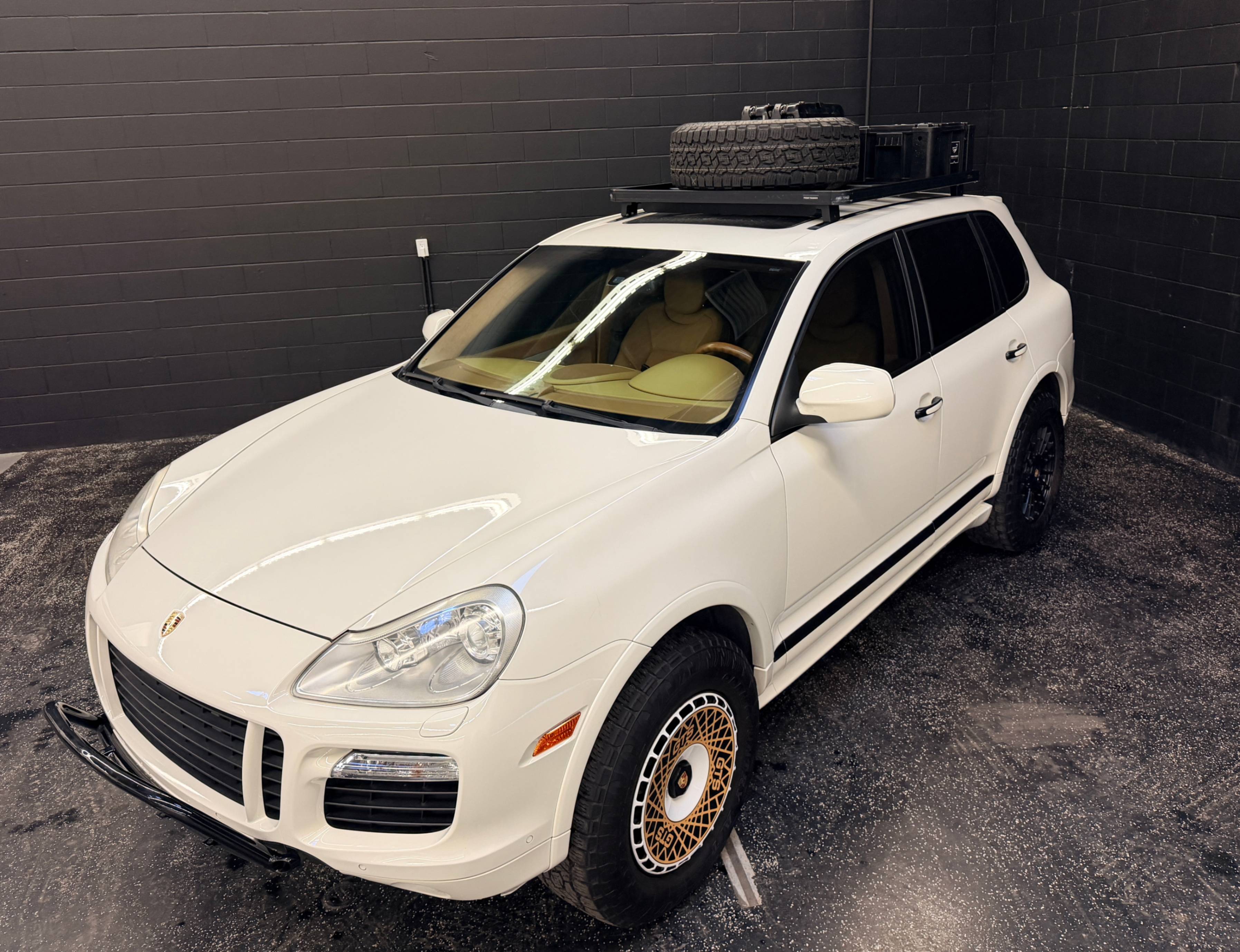 /hcwenterprisecorporation/2010-Porsche-Cayenne-8889936193958106.jpg