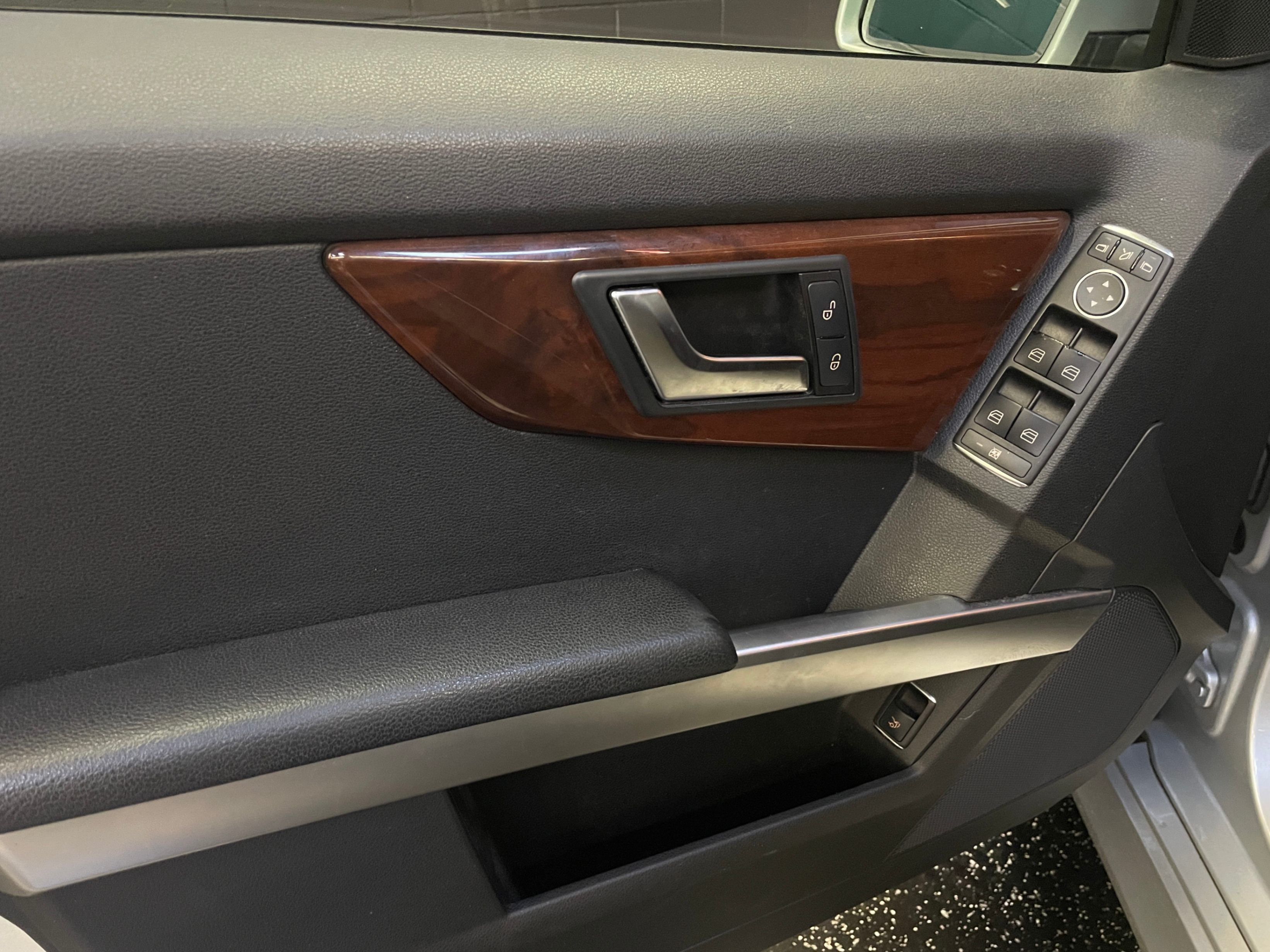 /hcwenterprisecorporation/2012-Mercedes-Benz-GLK-Class-2103315692671548.jpg