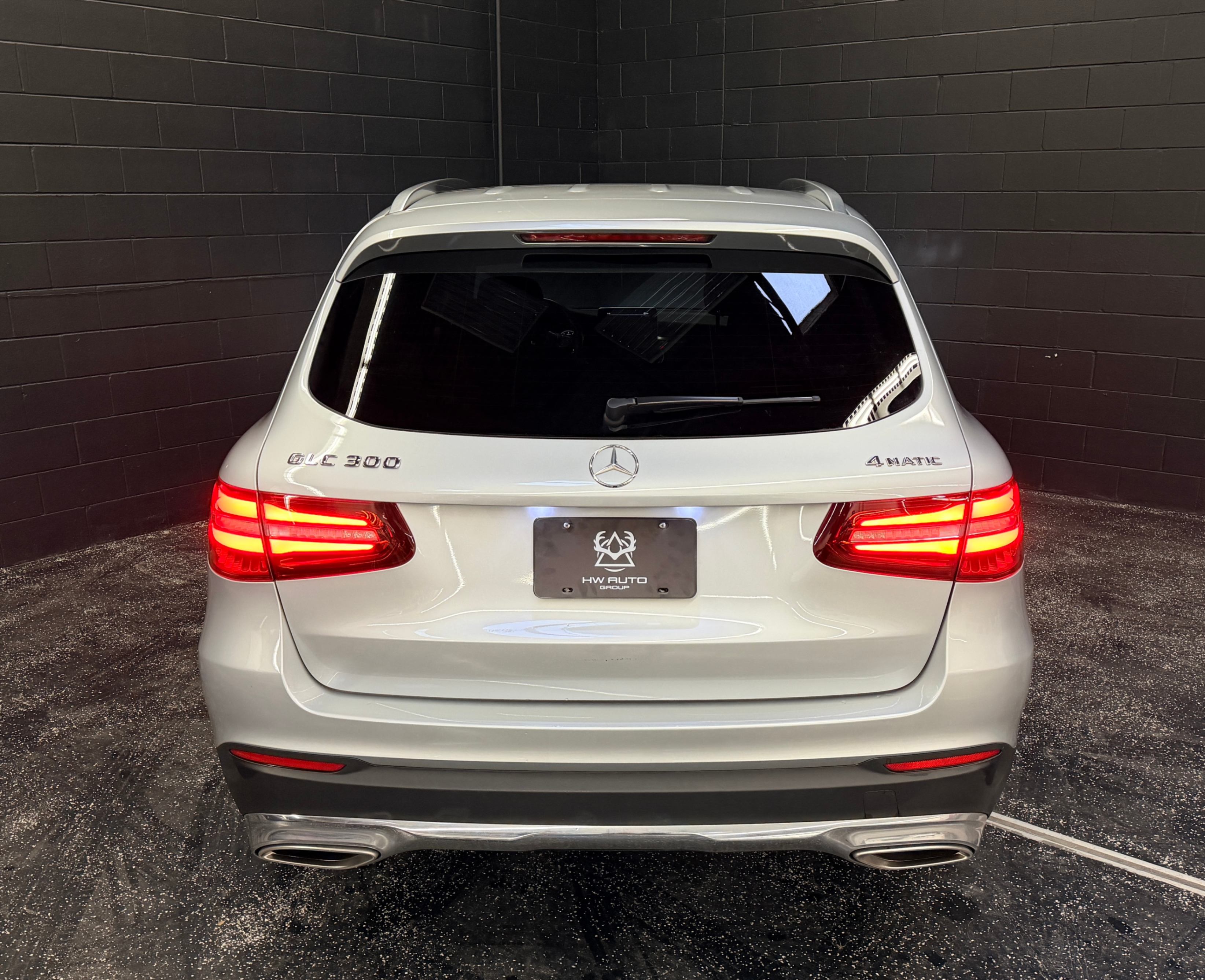 /hcwenterprisecorporation/2016-Mercedes-Benz-GLC-class-09391791276254402.jpg
