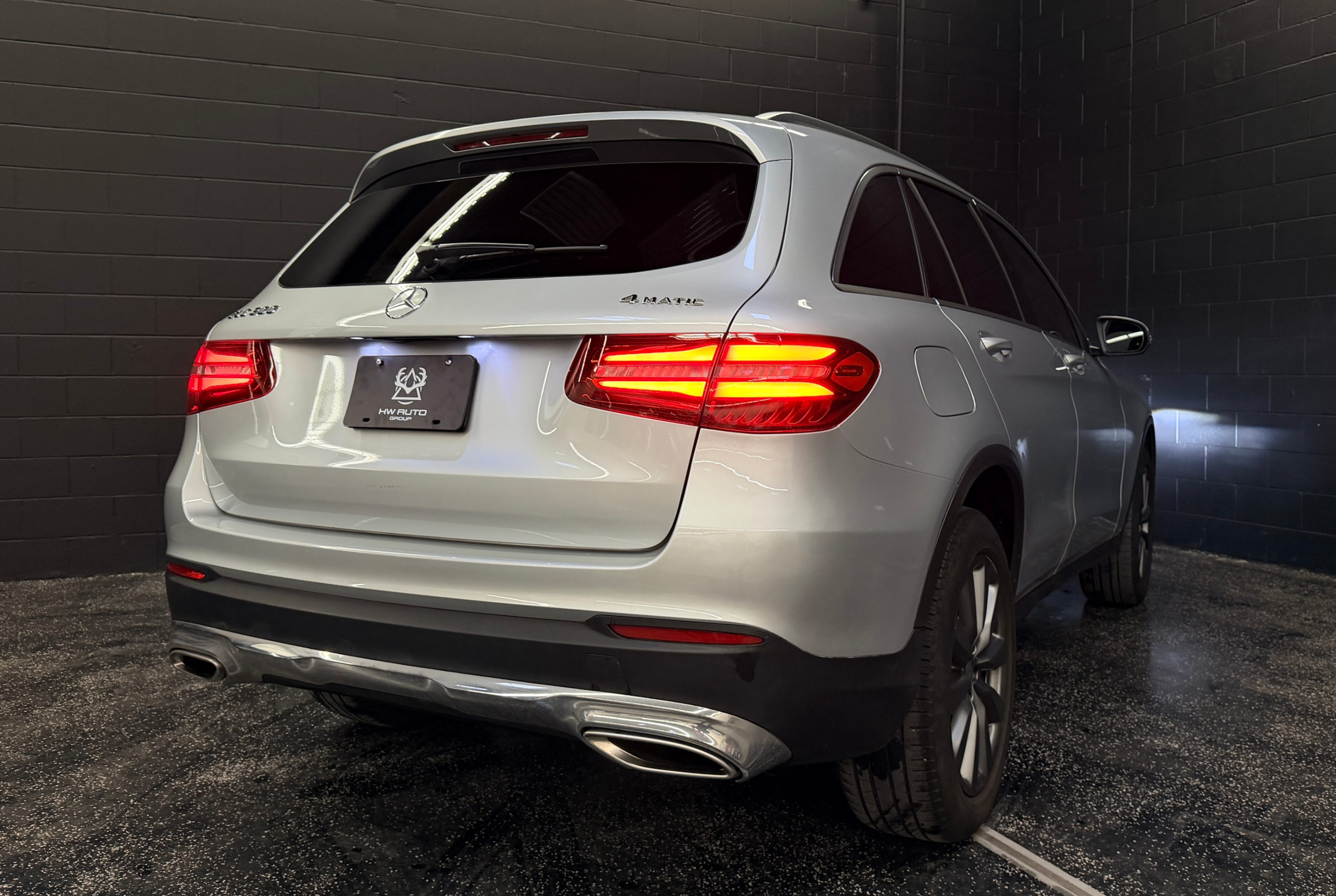 /hcwenterprisecorporation/2016-Mercedes-Benz-GLC-class-230116694447841.jpg