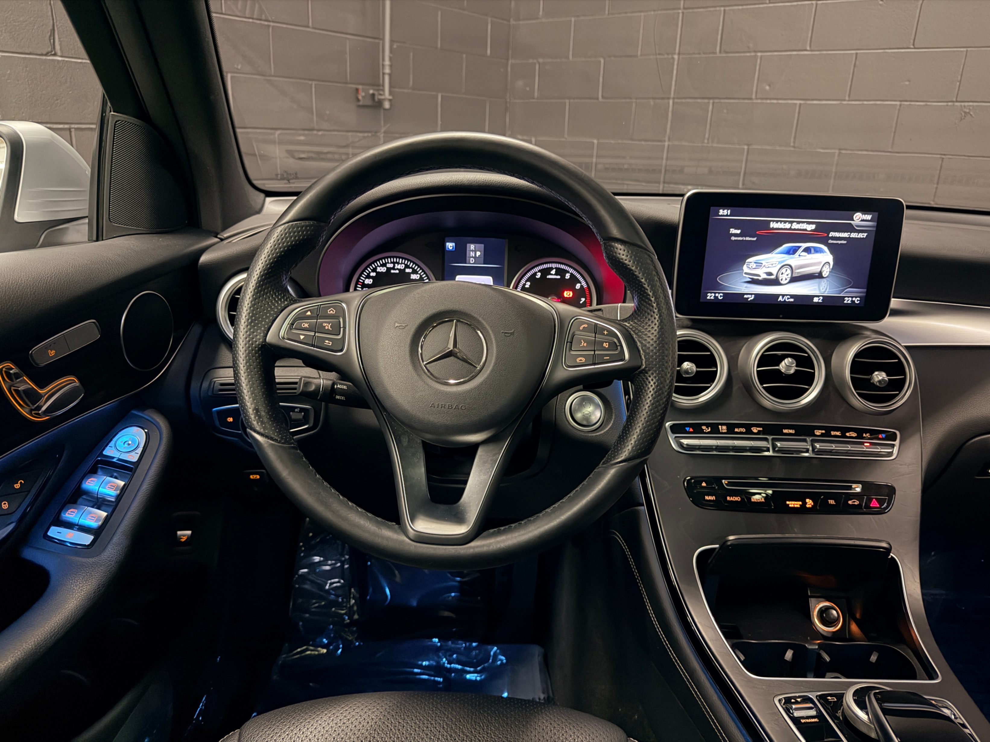 /hcwenterprisecorporation/2016-Mercedes-Benz-GLC-class-352168792346812.jpg