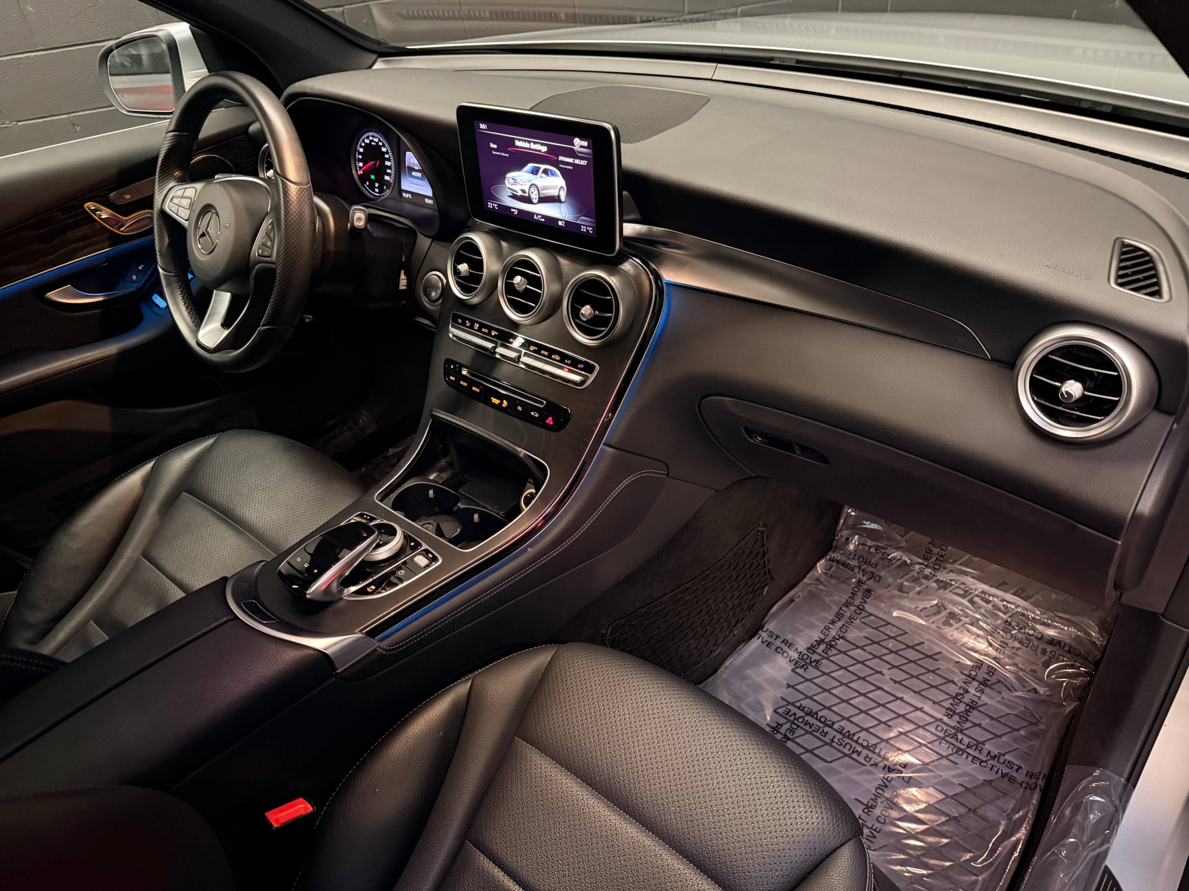 /hcwenterprisecorporation/2016-Mercedes-Benz-GLC-class-7520905186102693.jpg