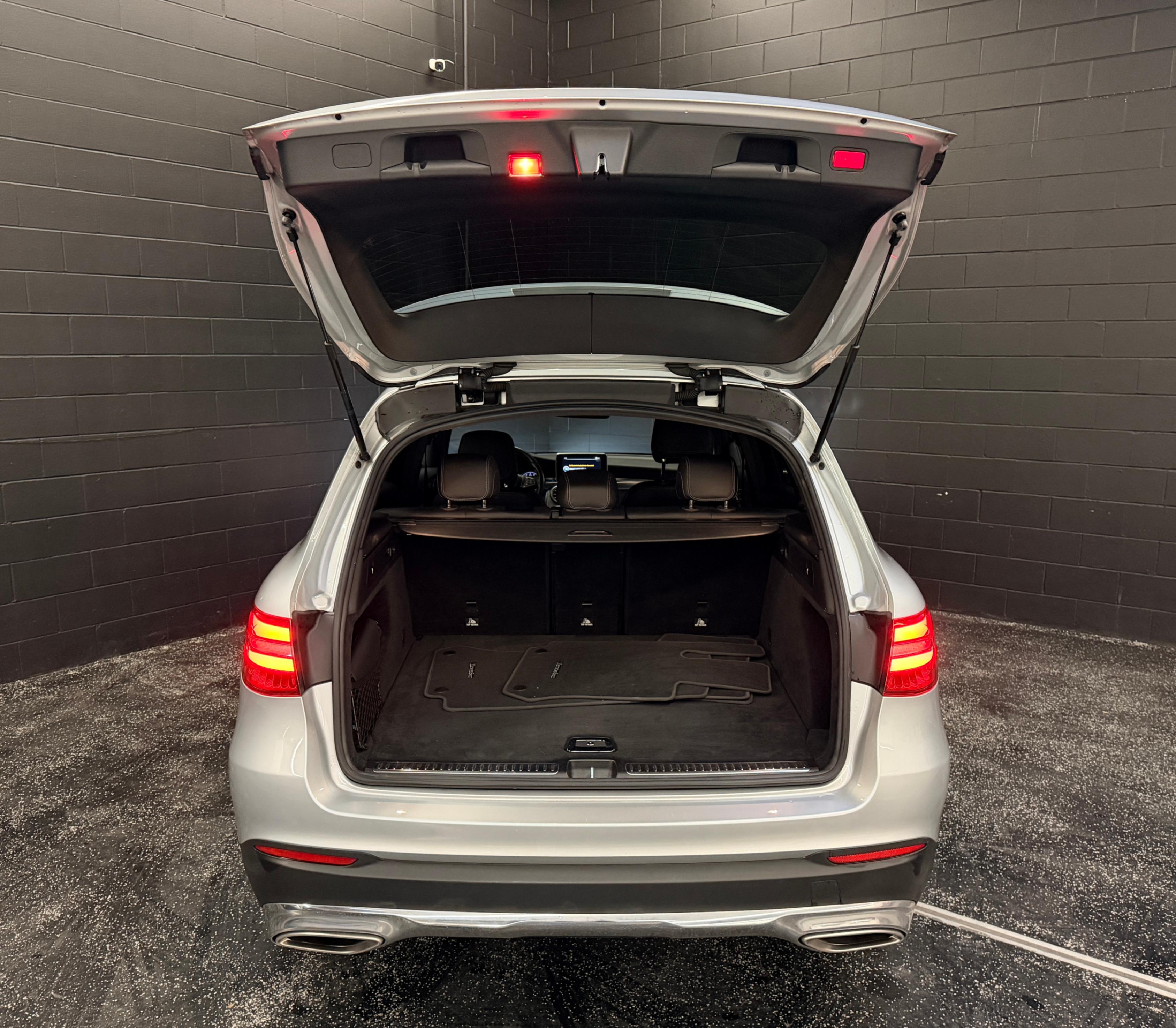 /hcwenterprisecorporation/2016-Mercedes-Benz-GLC-class-8064664511901525.jpg