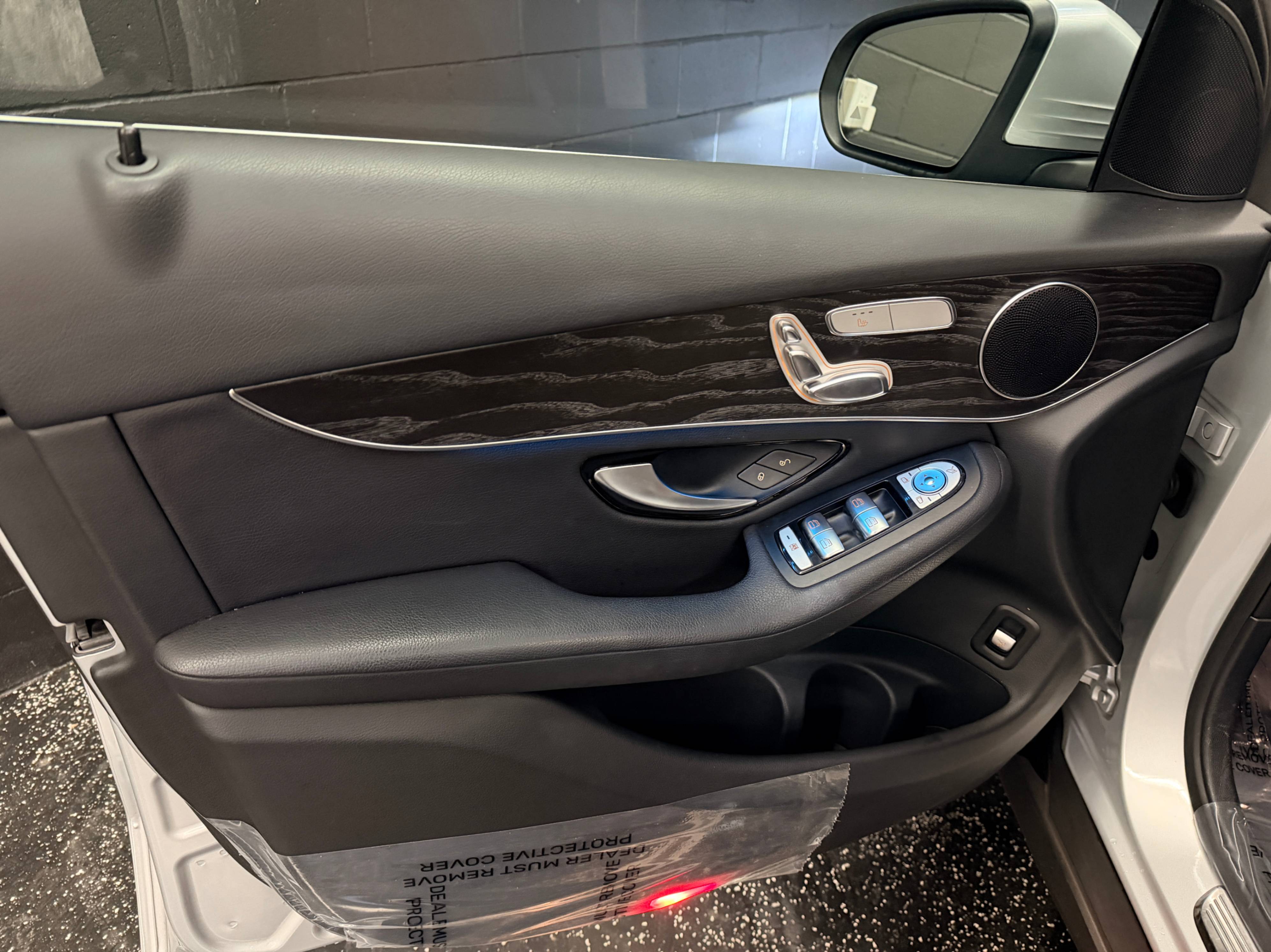 /hcwenterprisecorporation/2016-Mercedes-Benz-GLC-class-8164303588248414.jpg