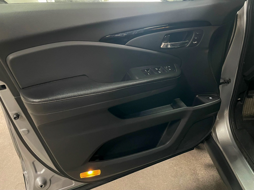 /hcwenterprisecorporation/2017-Honda-Ridgeline-992426230968267.jpg