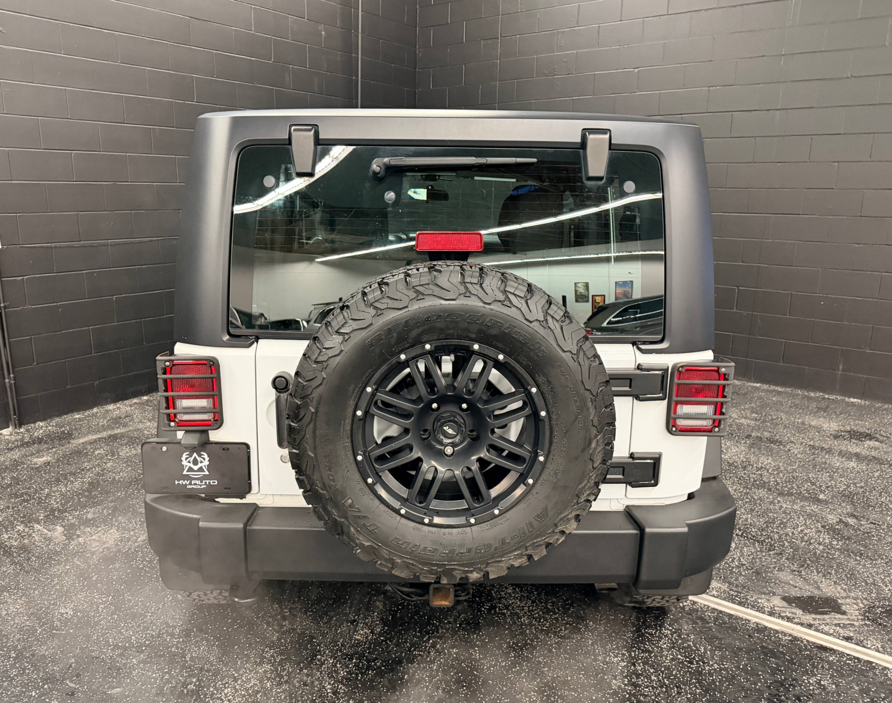 /hcwenterprisecorporation/2017-Jeep-Wrangler-041986381493155145.jpg