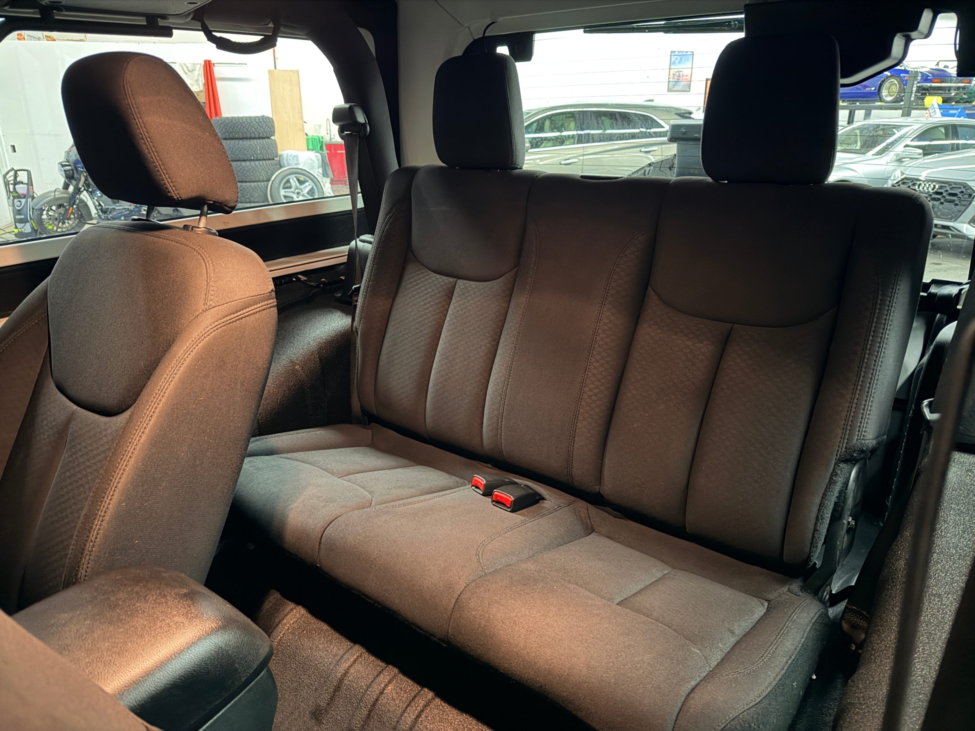 /hcwenterprisecorporation/2017-Jeep-Wrangler-38100676840618575.jpg
