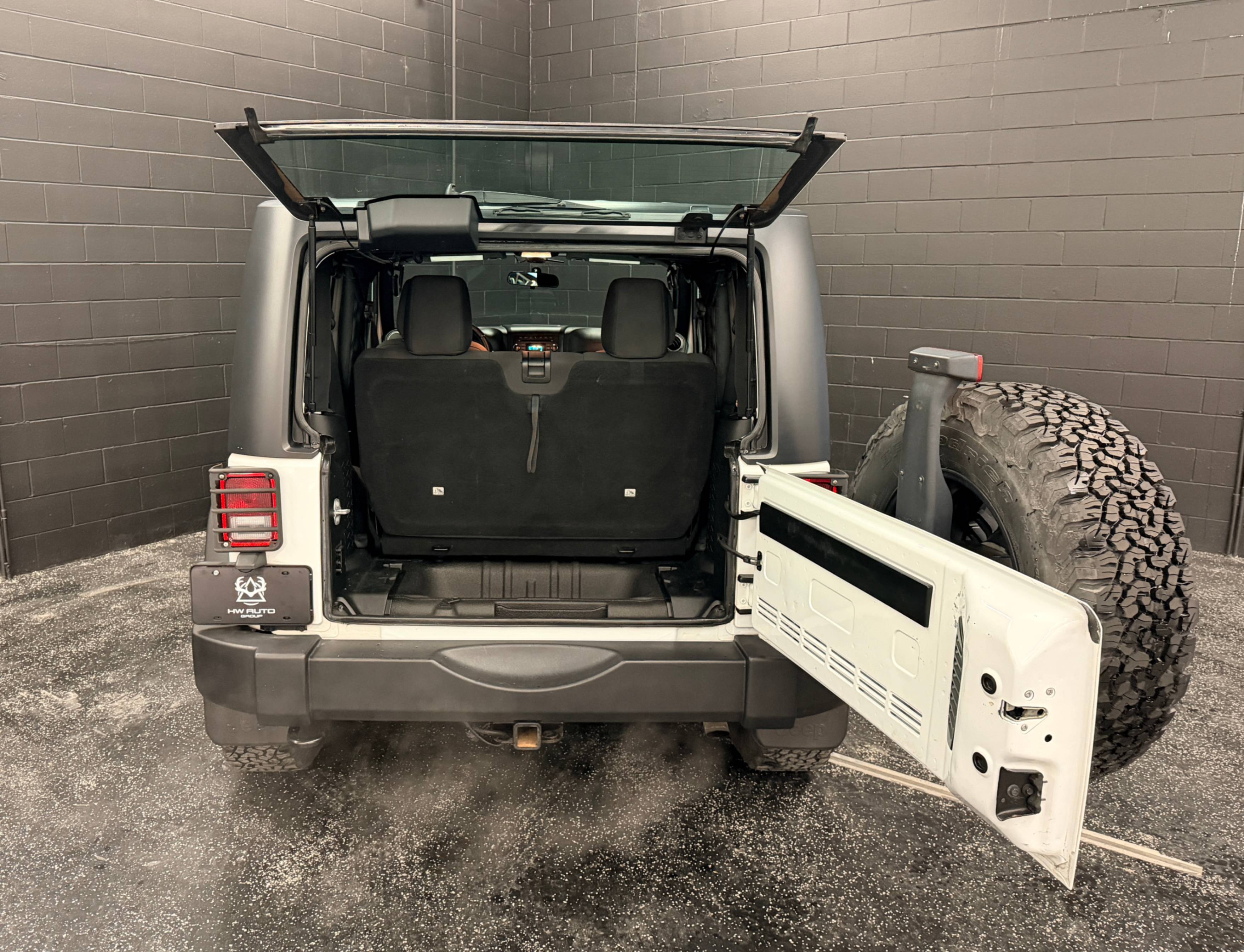 /hcwenterprisecorporation/2017-Jeep-Wrangler-5475373063264639.jpg