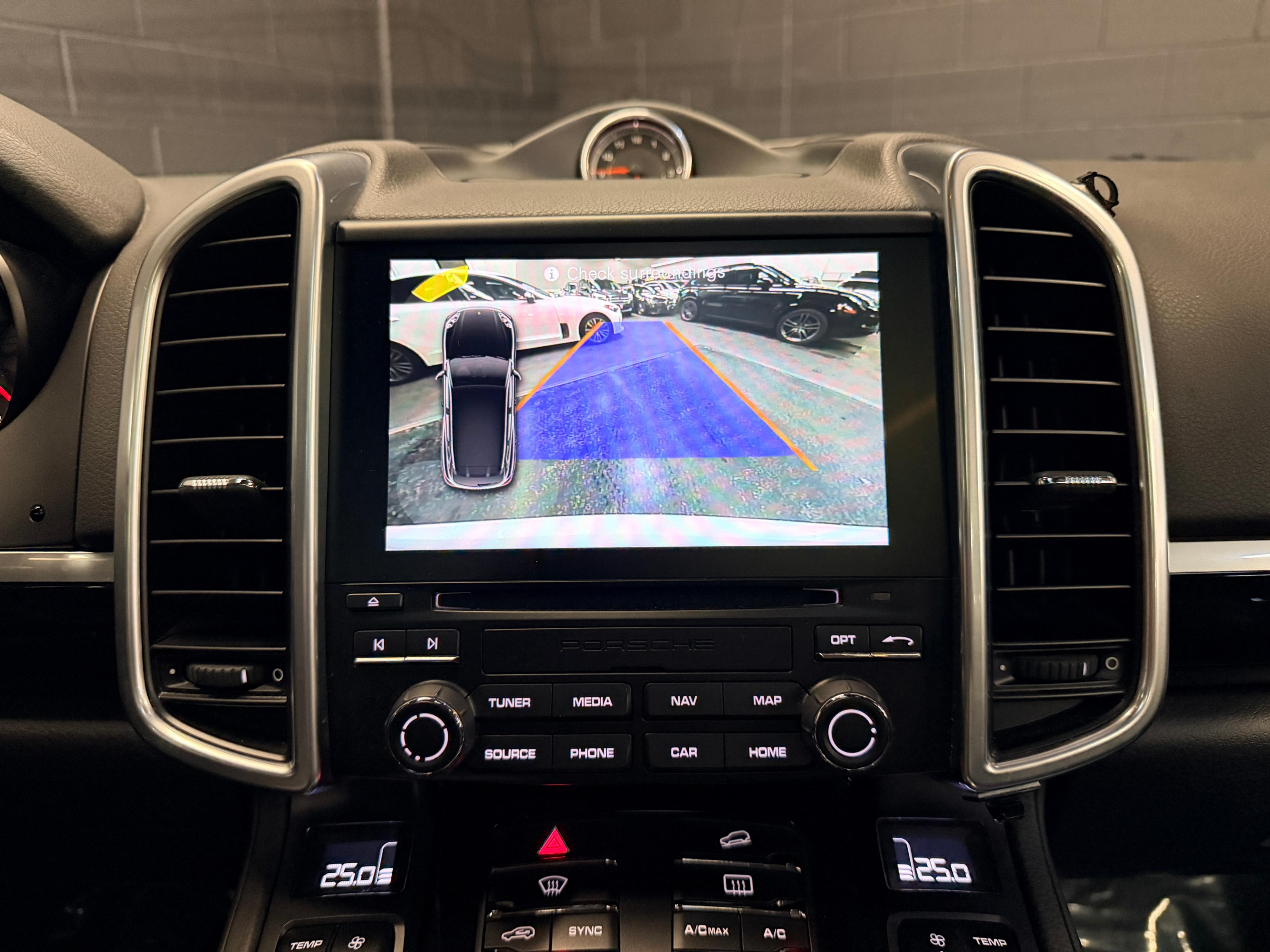 /hcwenterprisecorporation/2017-Porsche-Cayenne-06659155641239733.jpg