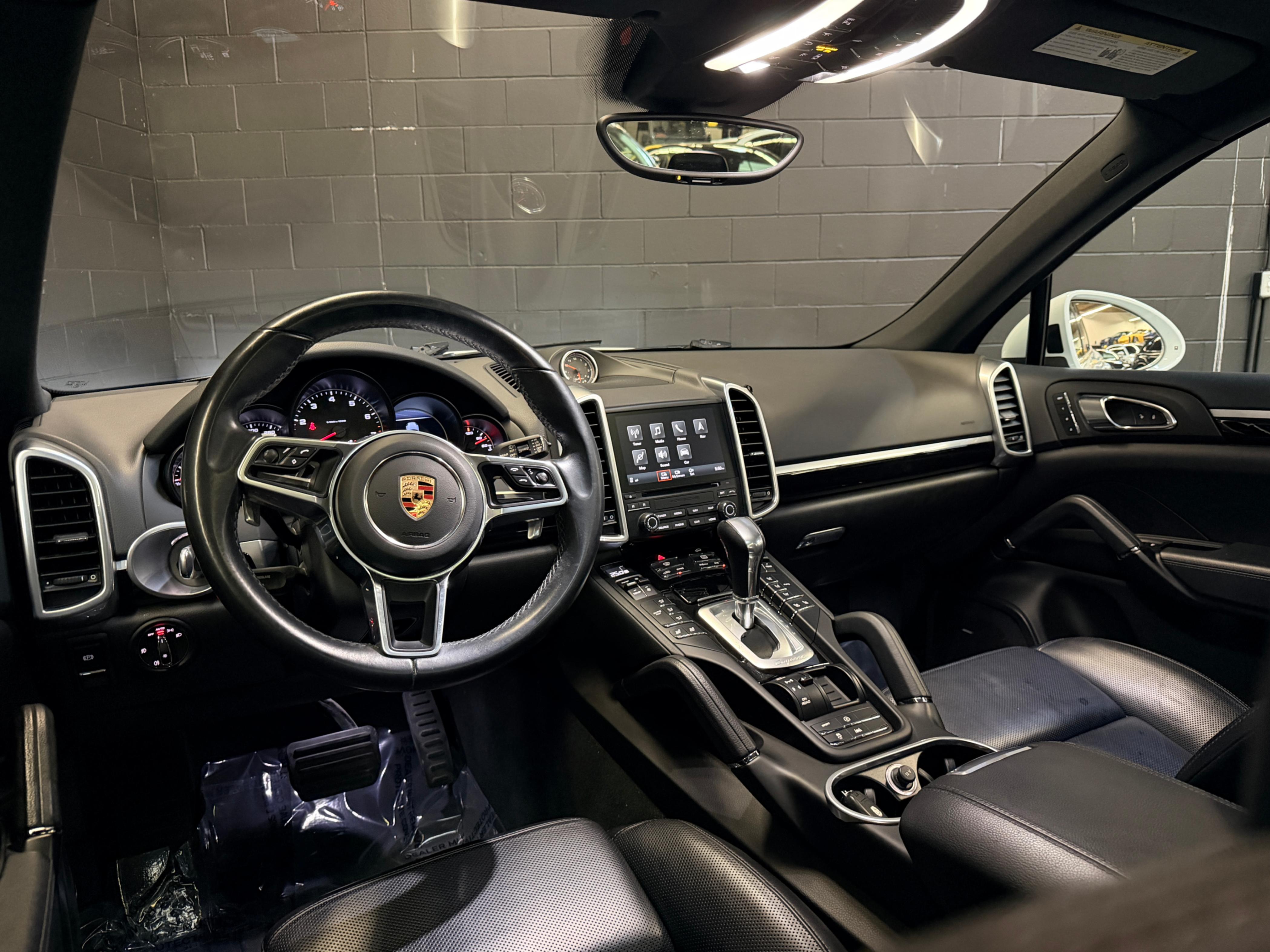 /hcwenterprisecorporation/2017-Porsche-Cayenne-12634791013299407.jpg
