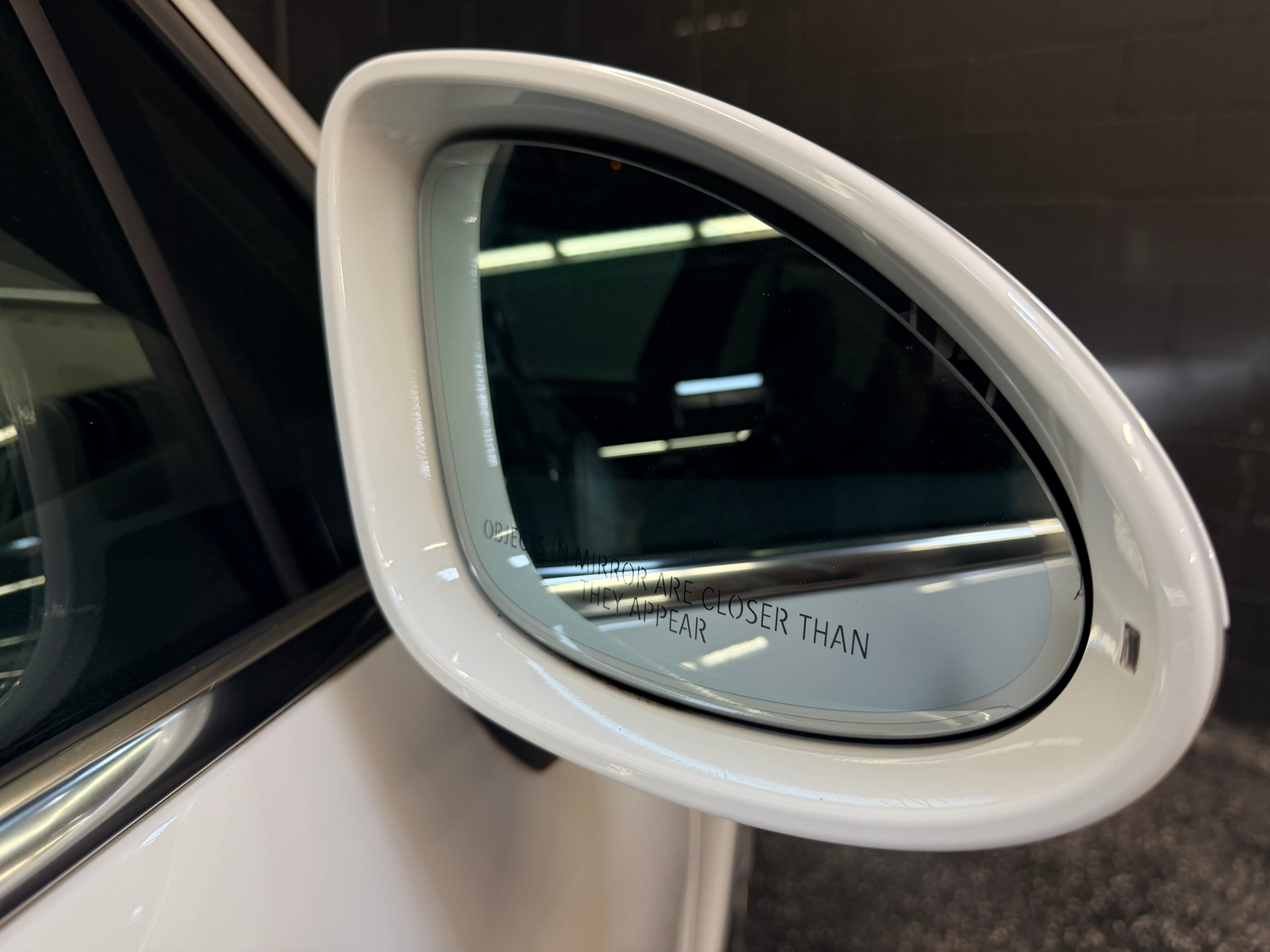 /hcwenterprisecorporation/2017-Porsche-Cayenne-13584968315892687.jpg