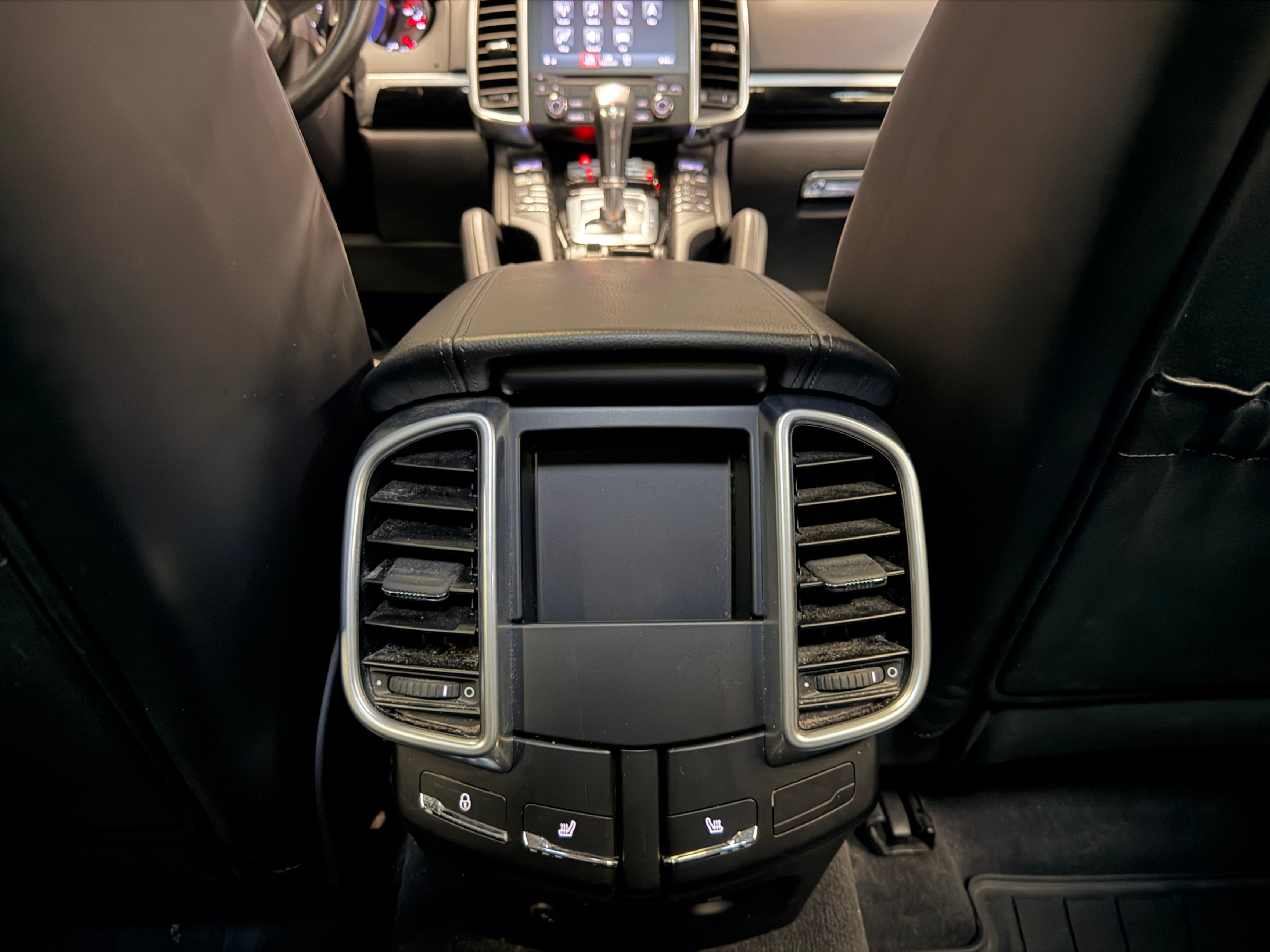 /hcwenterprisecorporation/2017-Porsche-Cayenne-3261594798988441.jpg
