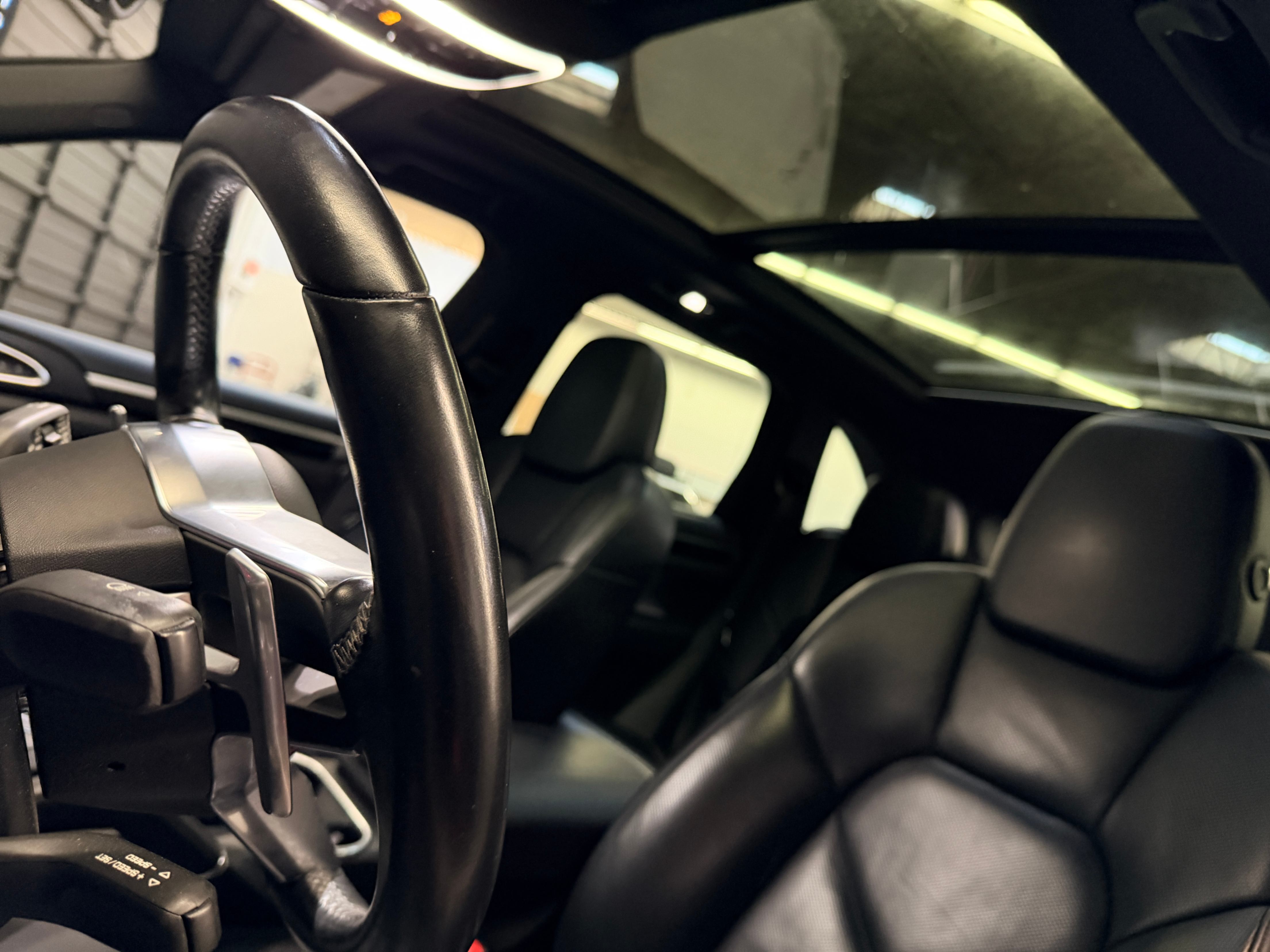/hcwenterprisecorporation/2017-Porsche-Cayenne-591733627874514.jpg