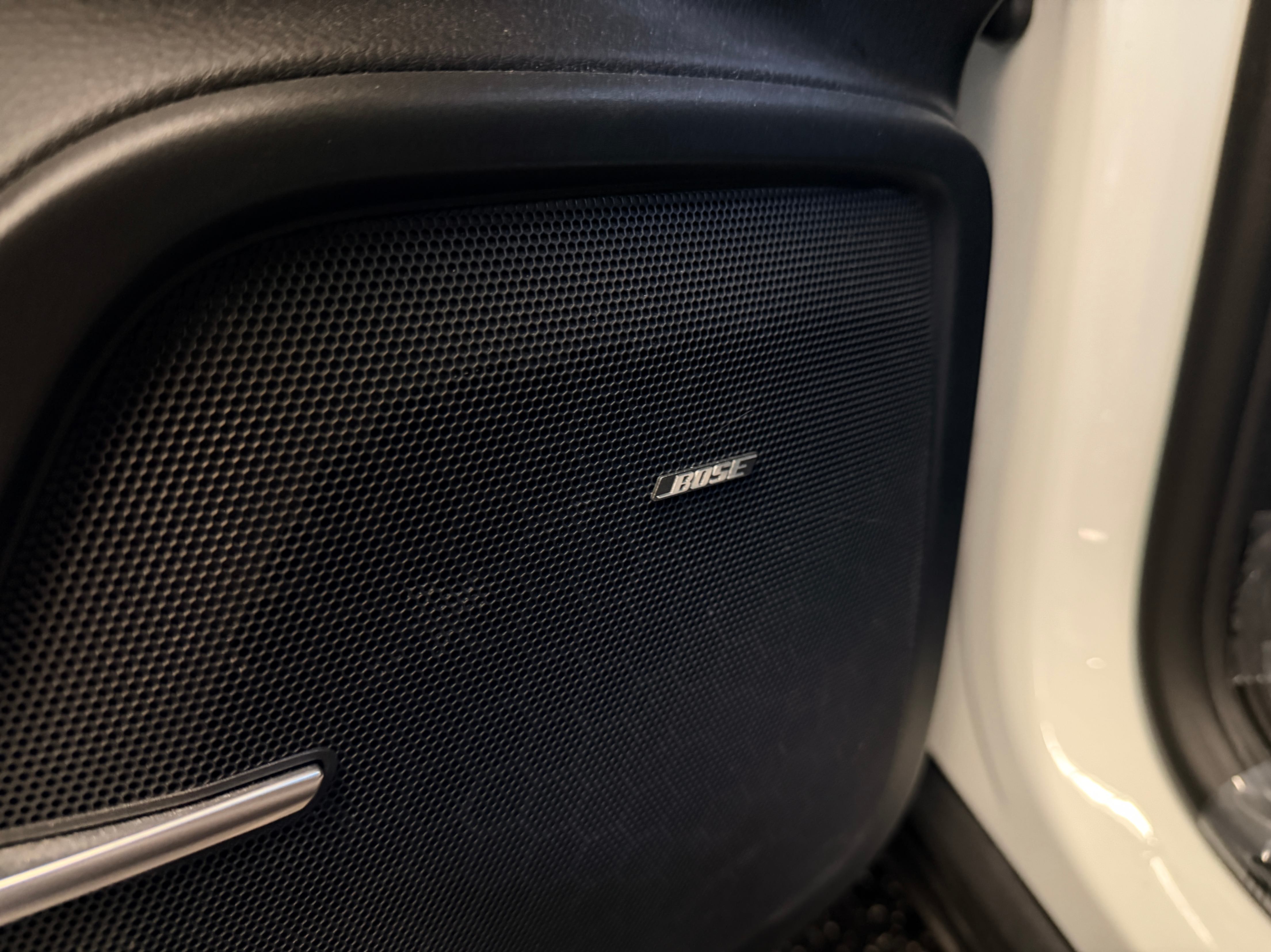 /hcwenterprisecorporation/2017-Porsche-Cayenne-592820945905506.jpg