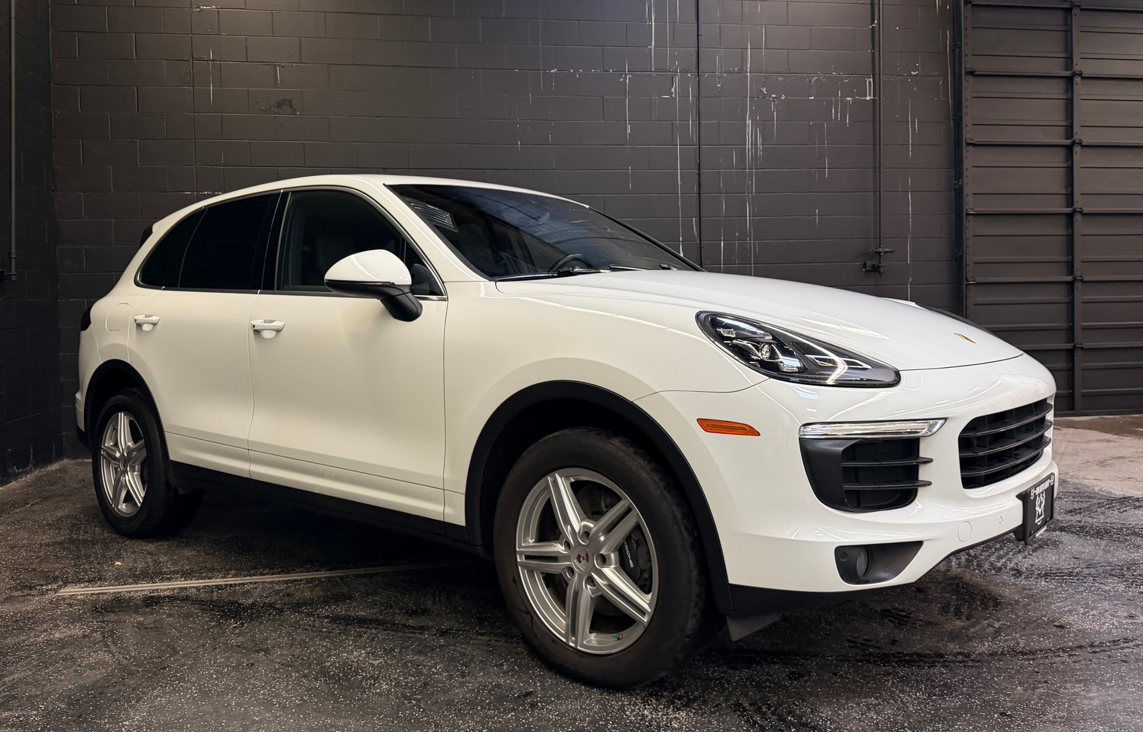 /hcwenterprisecorporation/2017-Porsche-Cayenne-6363797064902852.jpg