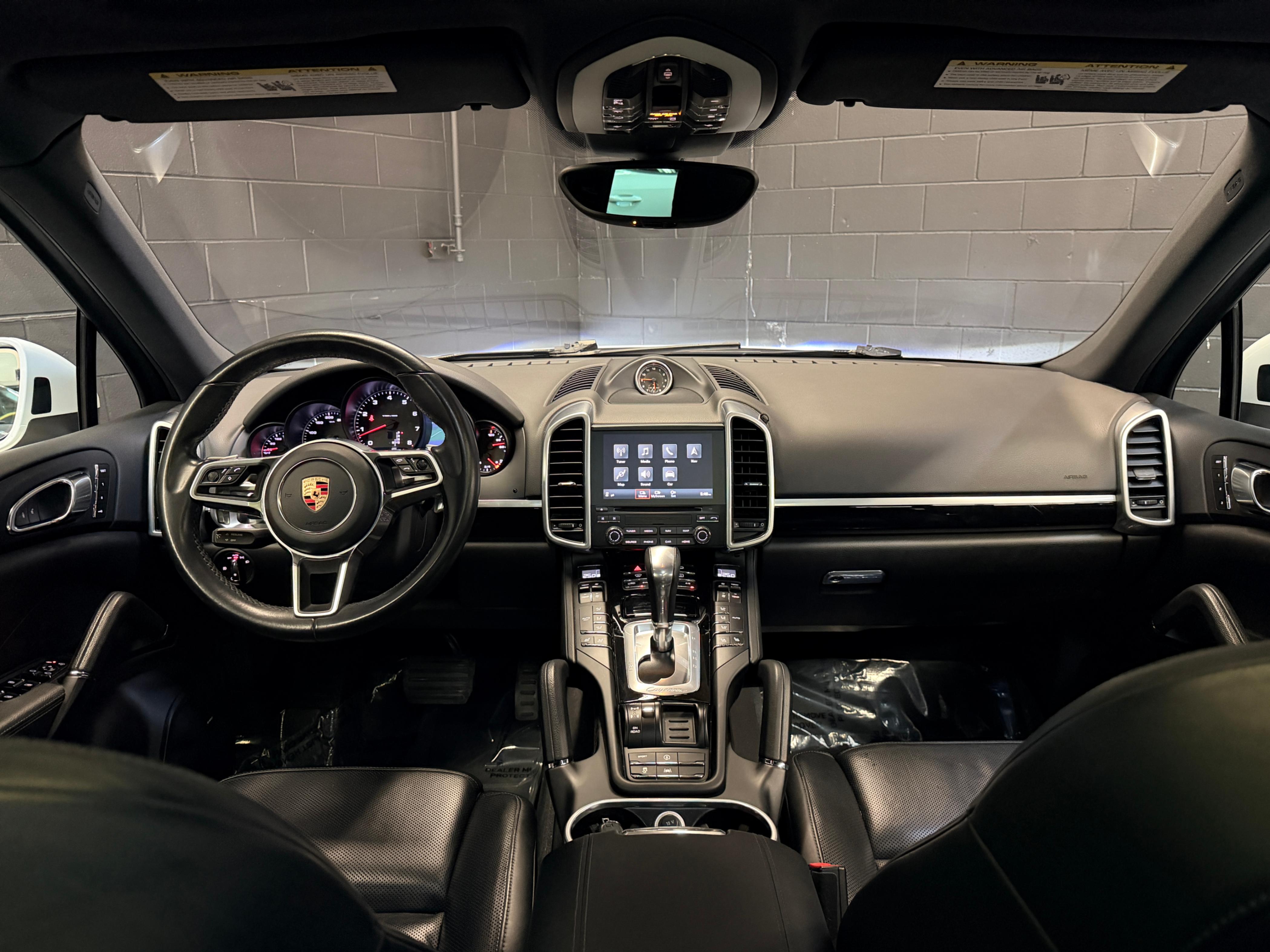 /hcwenterprisecorporation/2017-Porsche-Cayenne-7020593127897004.jpg