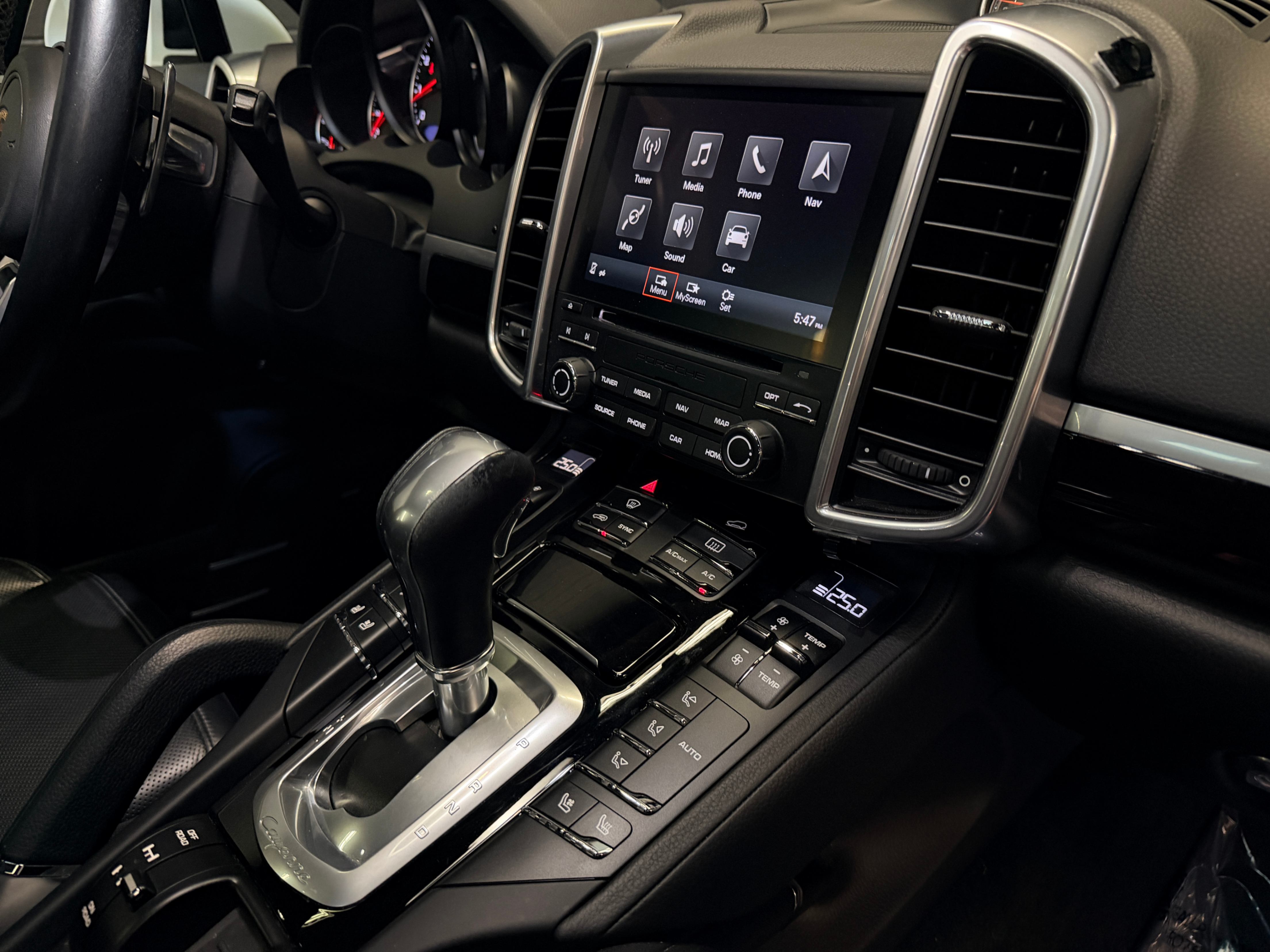 /hcwenterprisecorporation/2017-Porsche-Cayenne-7399593442575345.jpg