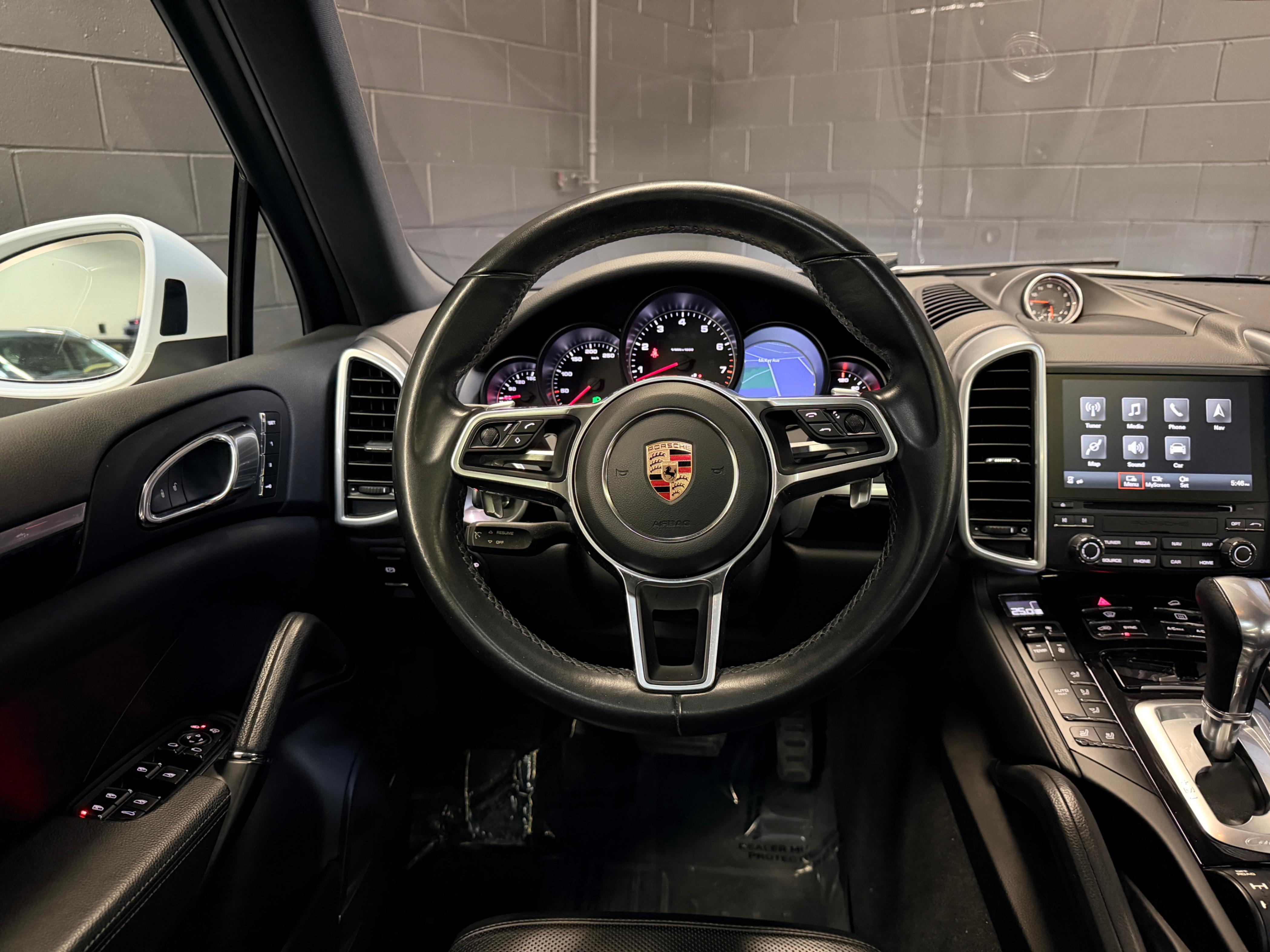 /hcwenterprisecorporation/2017-Porsche-Cayenne-7456238479126356.jpg