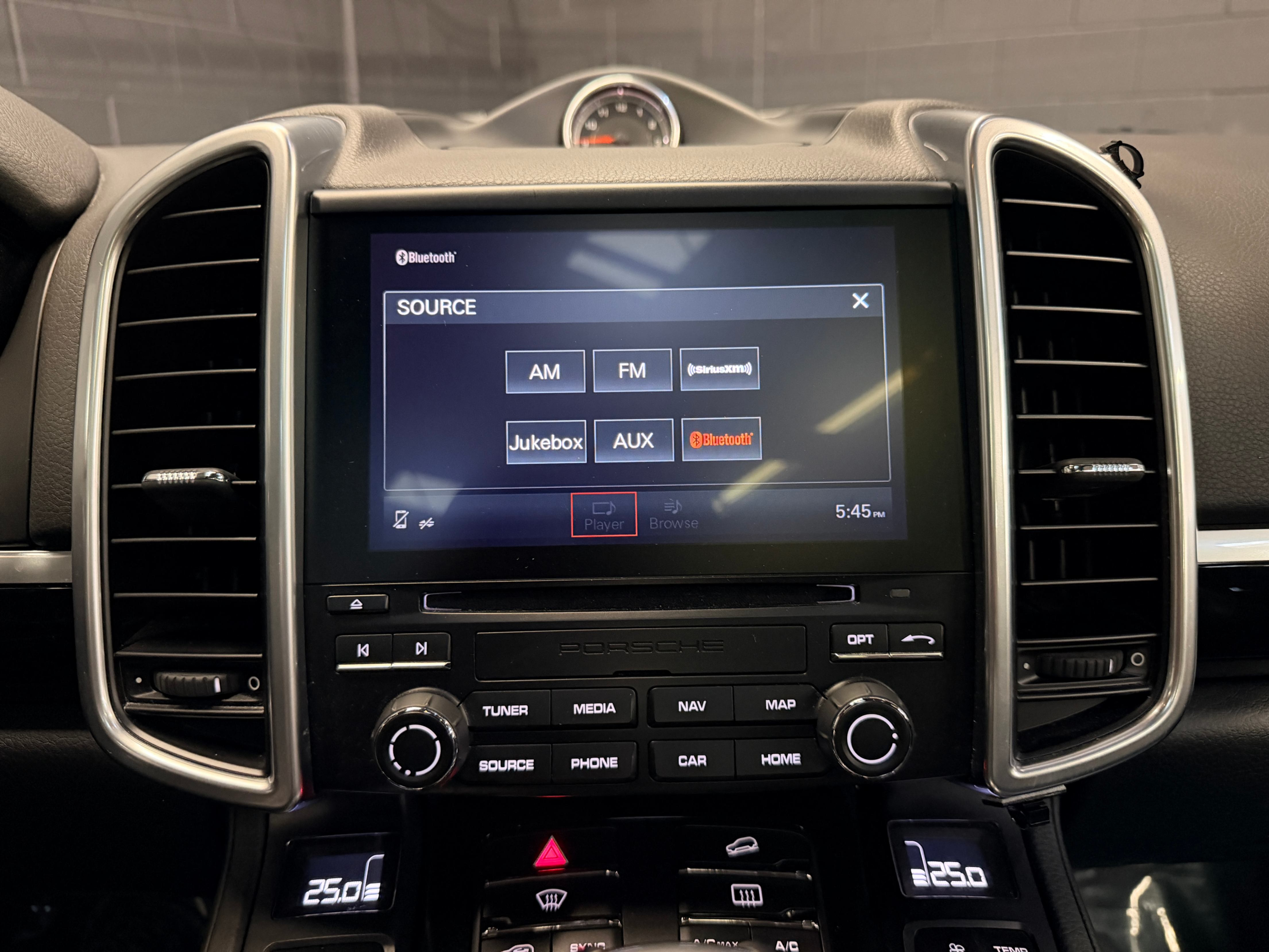 /hcwenterprisecorporation/2017-Porsche-Cayenne-8579270277579276.jpg