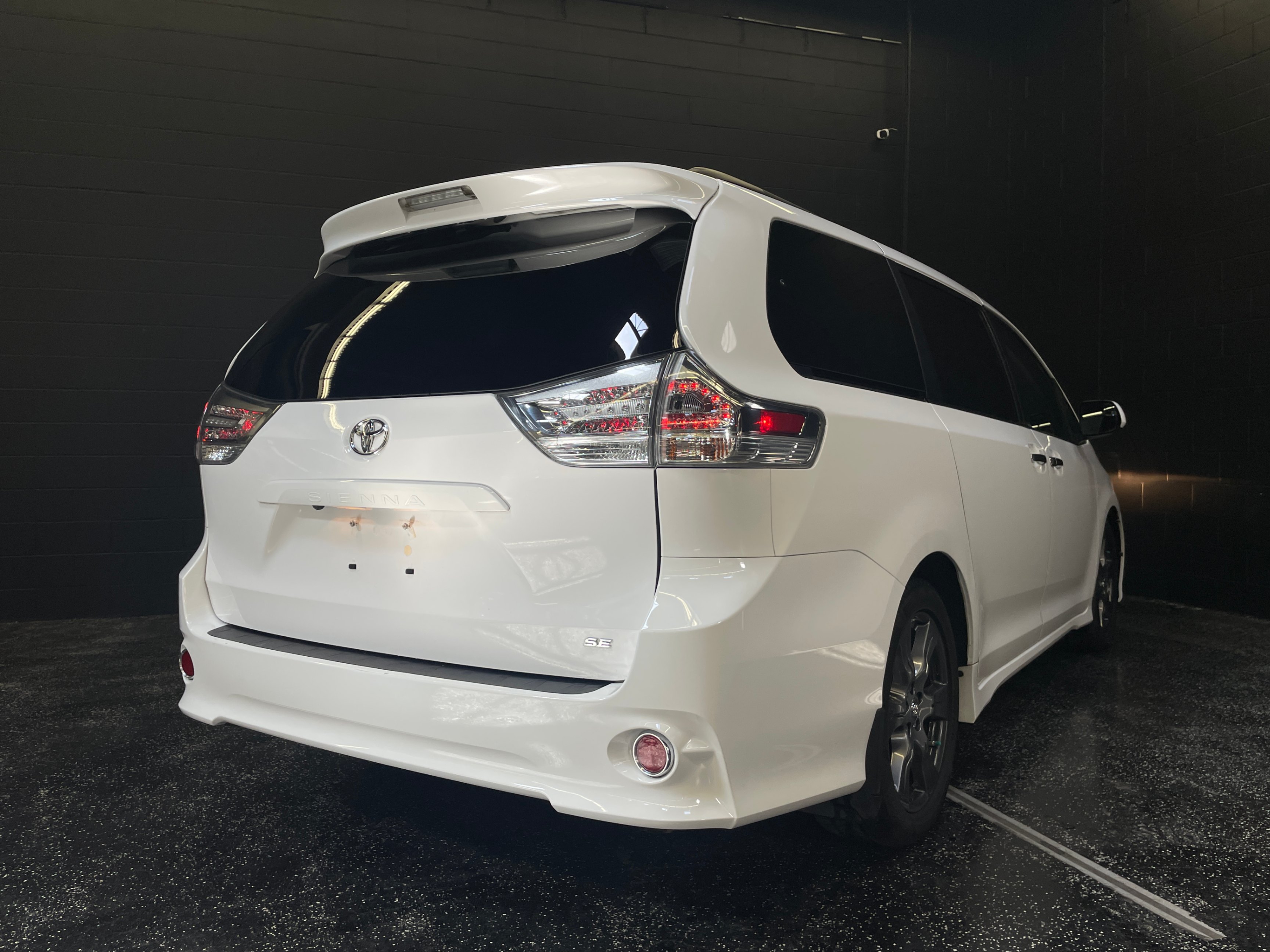 /hcwenterprisecorporation/2017-Toyota-Sienna-01362681129448462.jpg