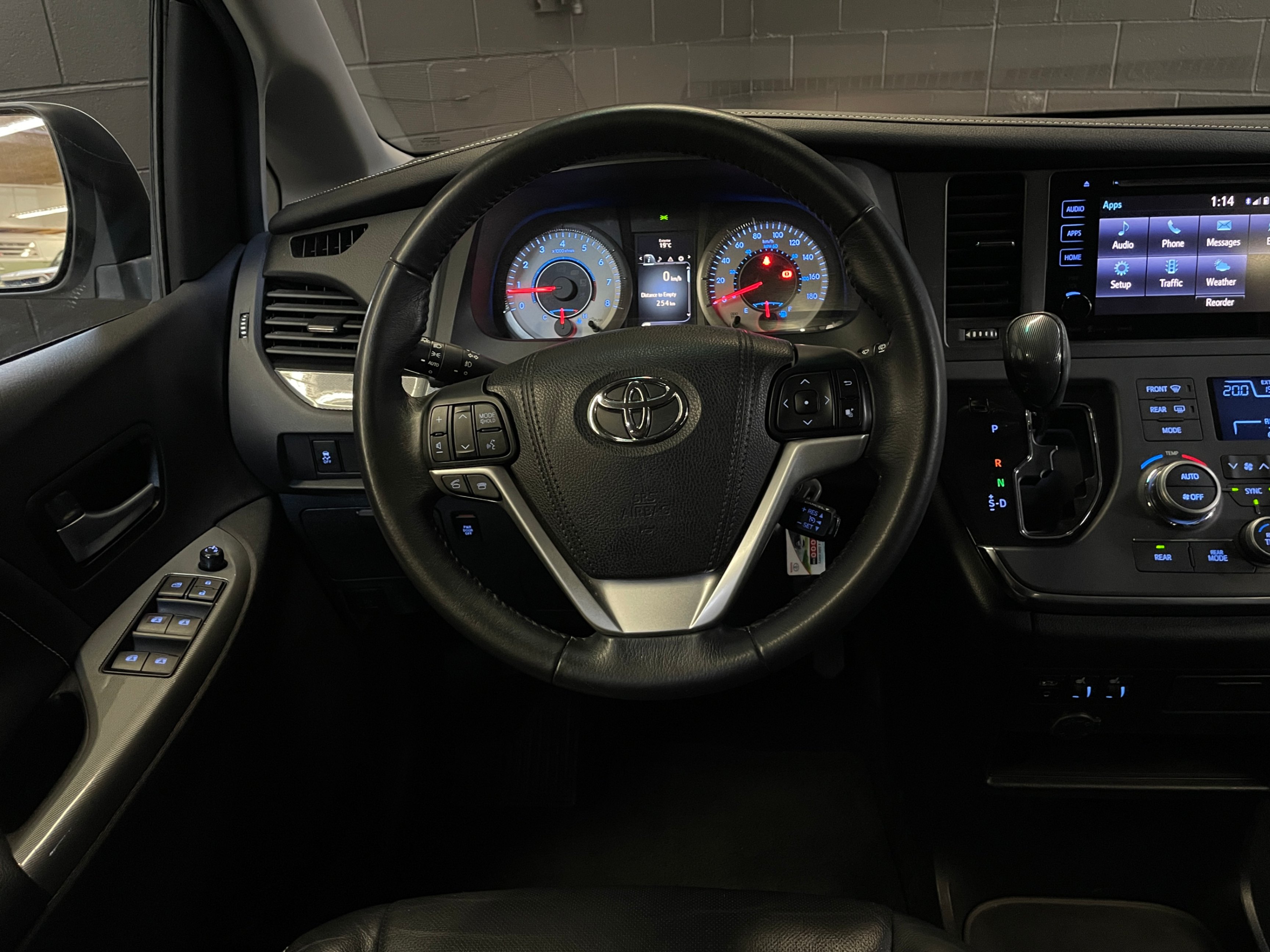 /hcwenterprisecorporation/2017-Toyota-Sienna-08924336339505268.jpg