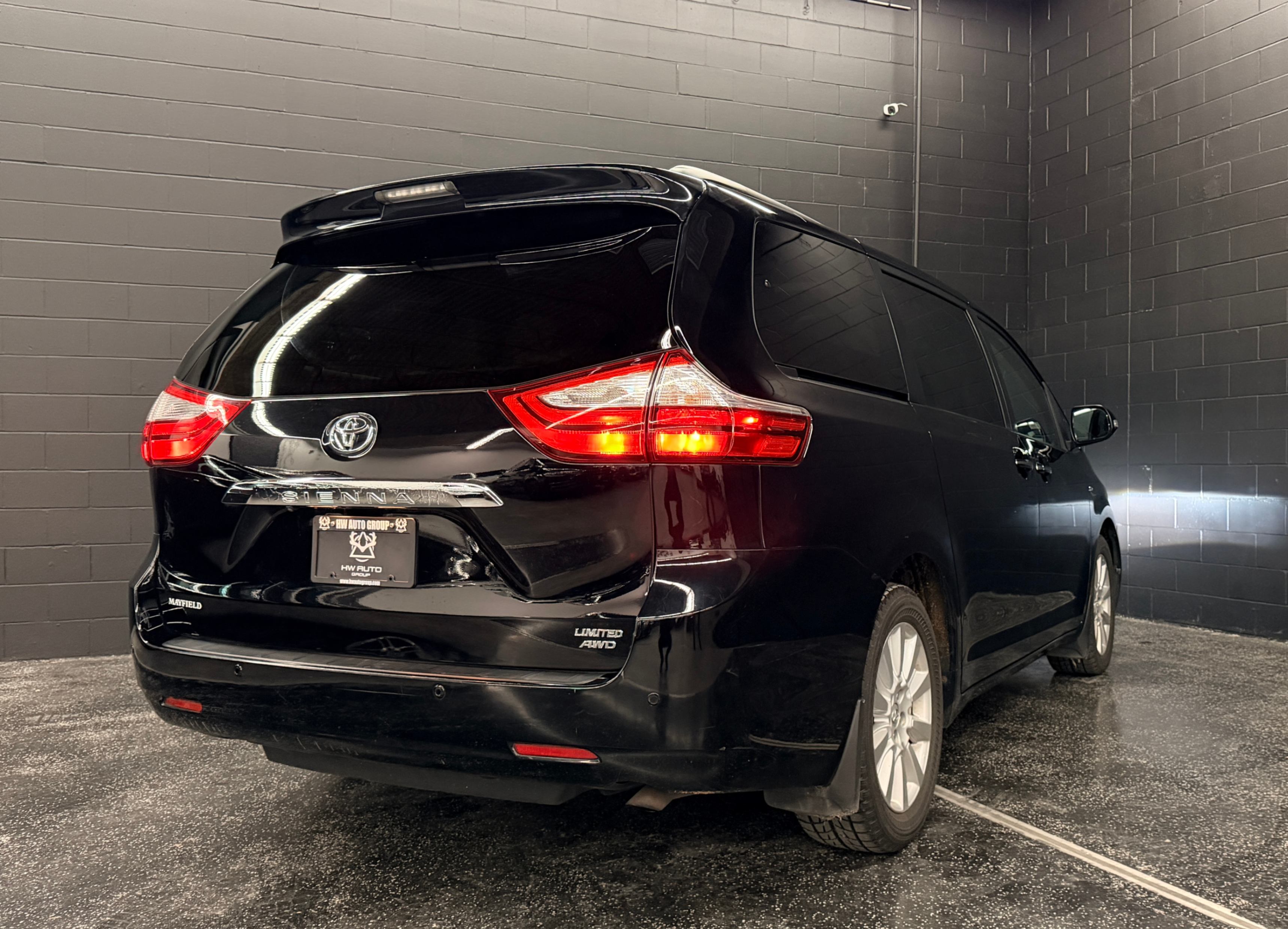 /hcwenterprisecorporation/2017-Toyota-Sienna-30486210651274215.jpg