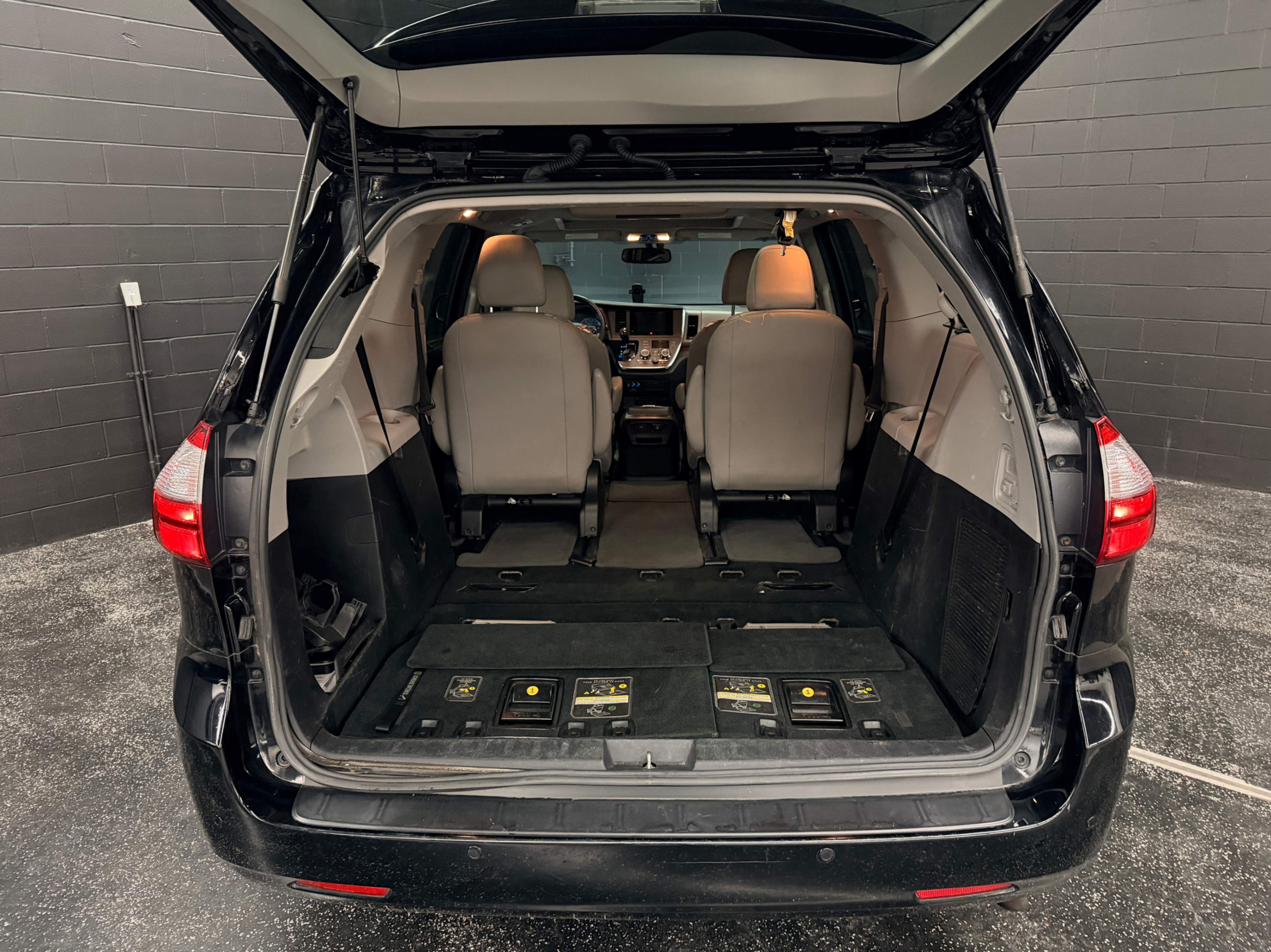 /hcwenterprisecorporation/2017-Toyota-Sienna-5934648339119541.jpg