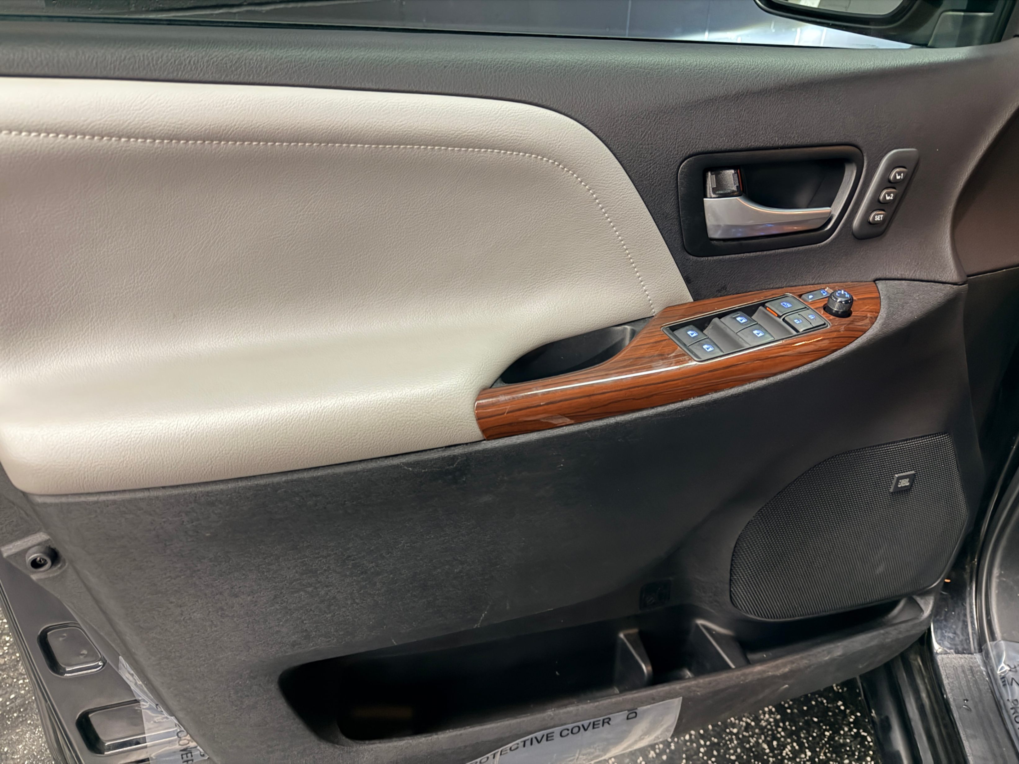 /hcwenterprisecorporation/2017-Toyota-Sienna-6135280197909976.jpg