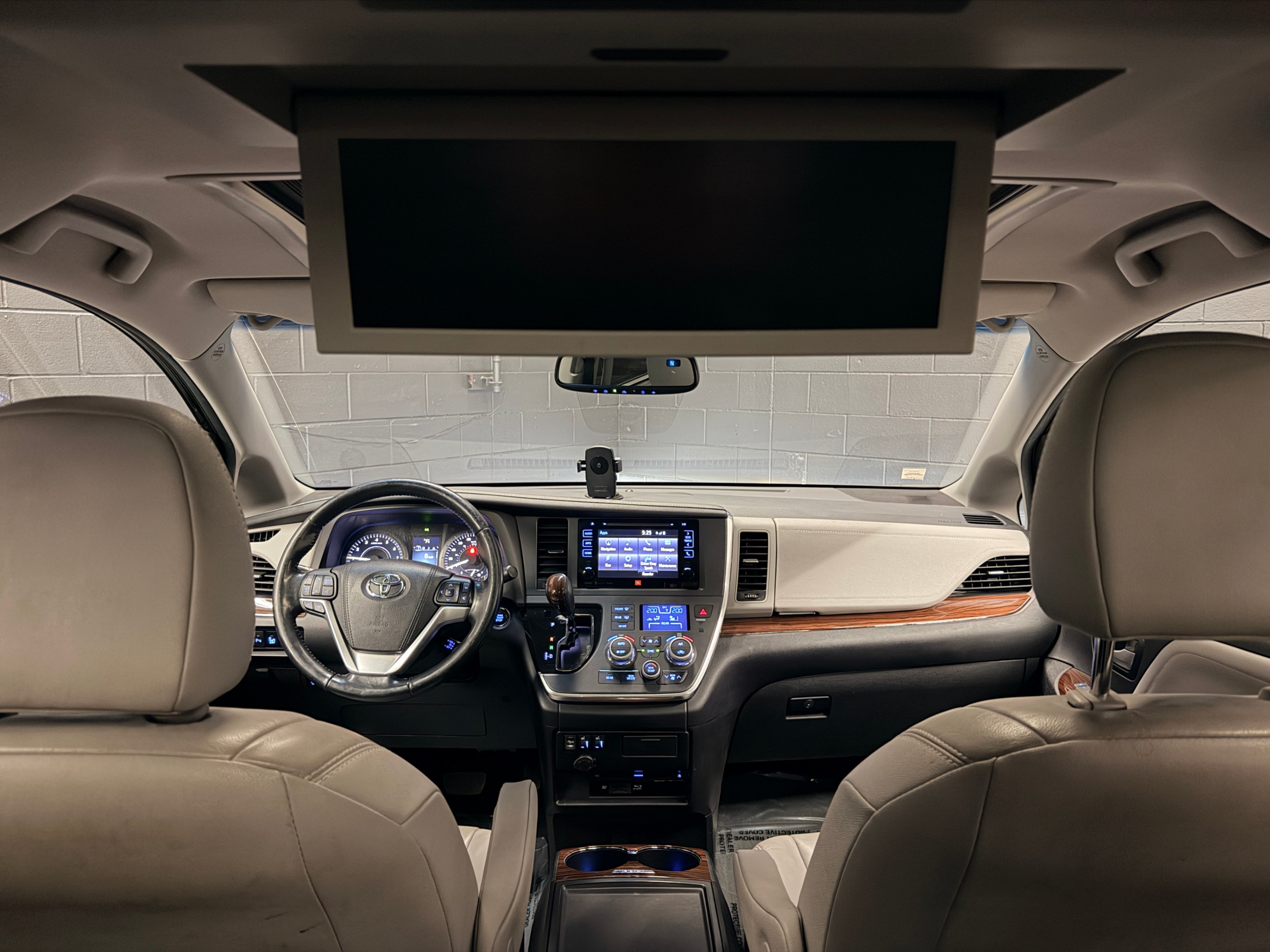 /hcwenterprisecorporation/2017-Toyota-Sienna-7098871193794714.jpg