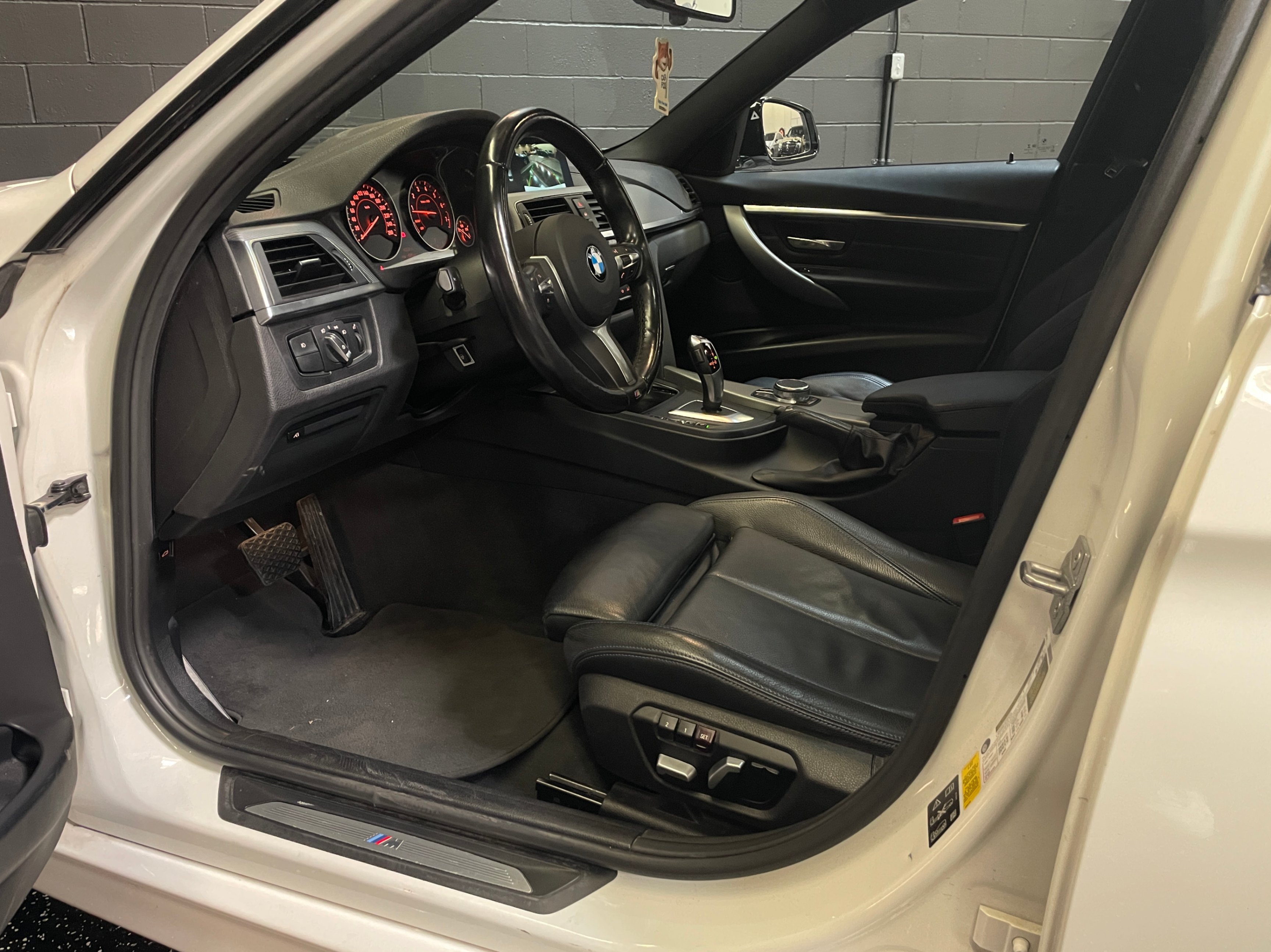 /hcwenterprisecorporation/2018-BMW-3Series-6676802463360418.jpg