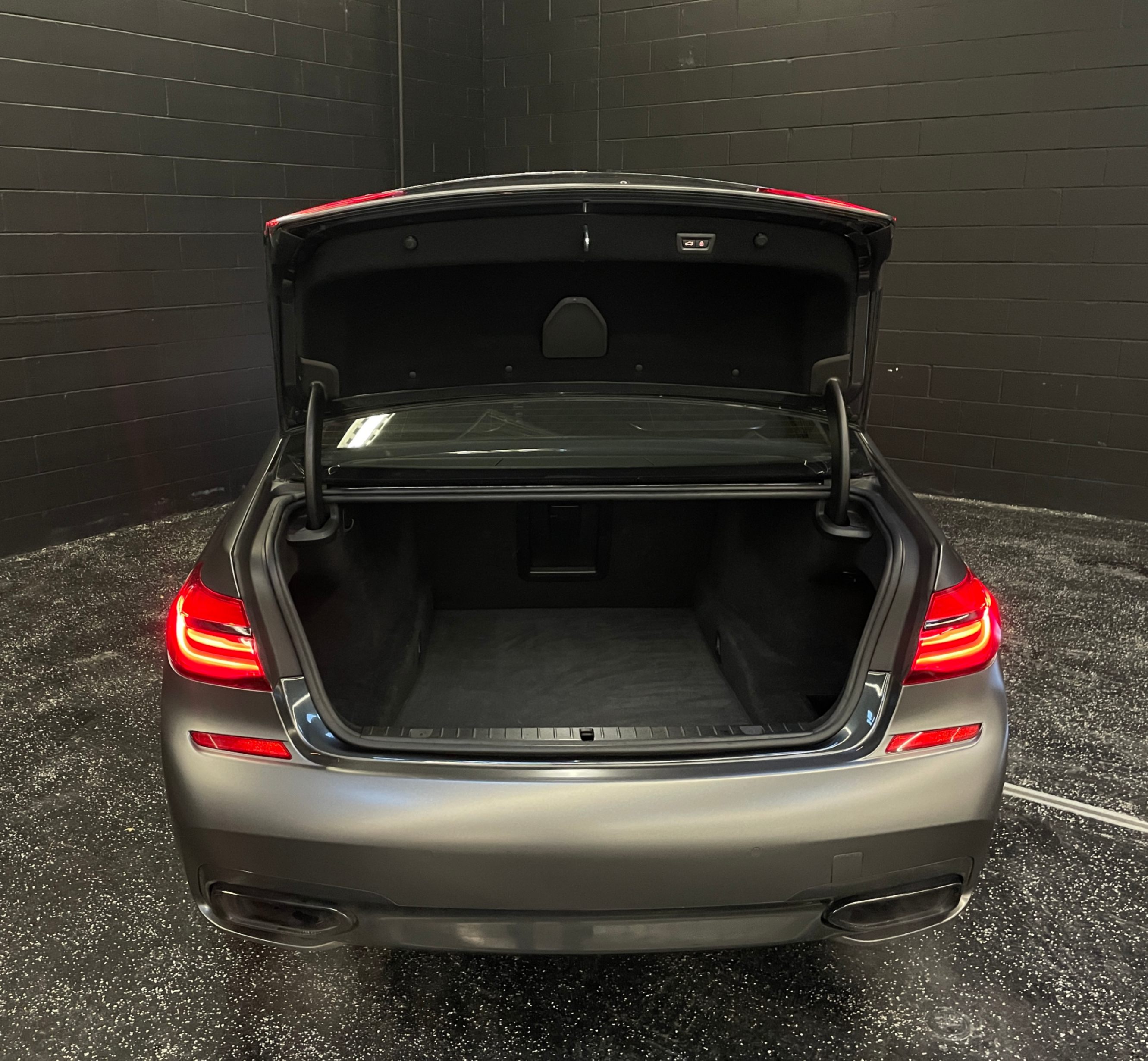 /hcwenterprisecorporation/2018-BMW-7Series-32868249108586256.jpg