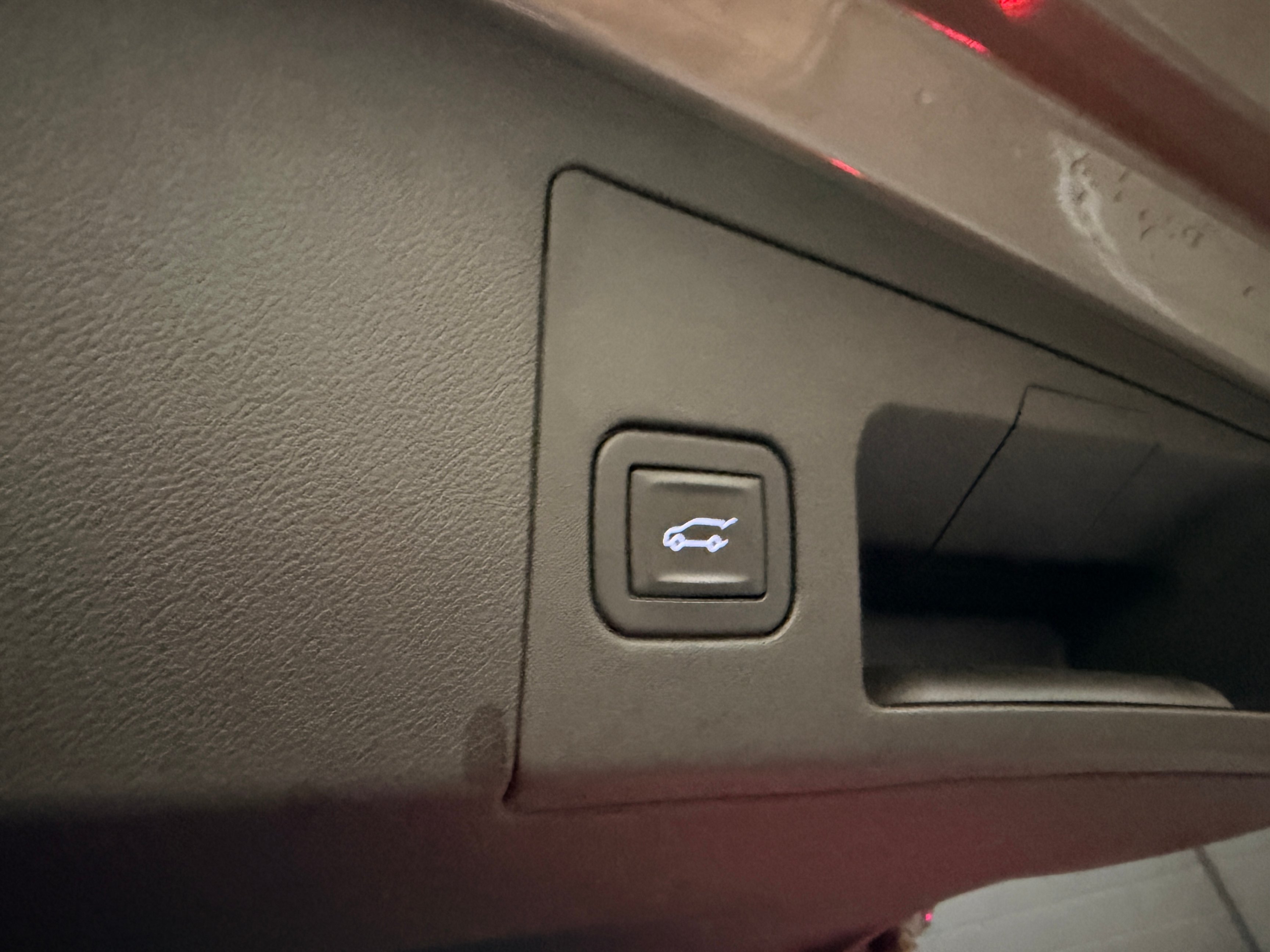 /hcwenterprisecorporation/2018-Cadillac-XT5-8726112171540299.jpg