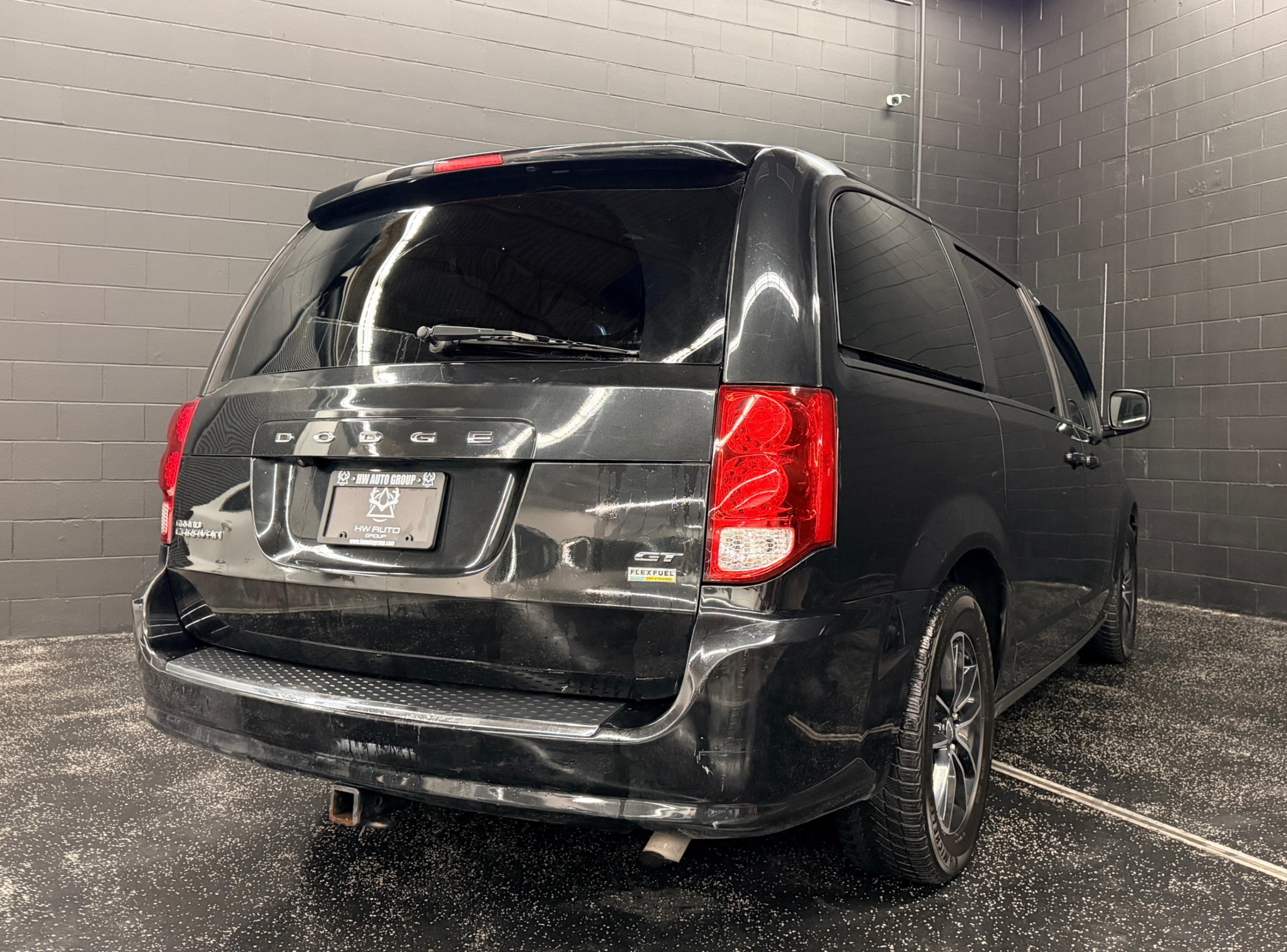 /hcwenterprisecorporation/2018-Dodge-GrandCaravan-13972805919394826.jpg