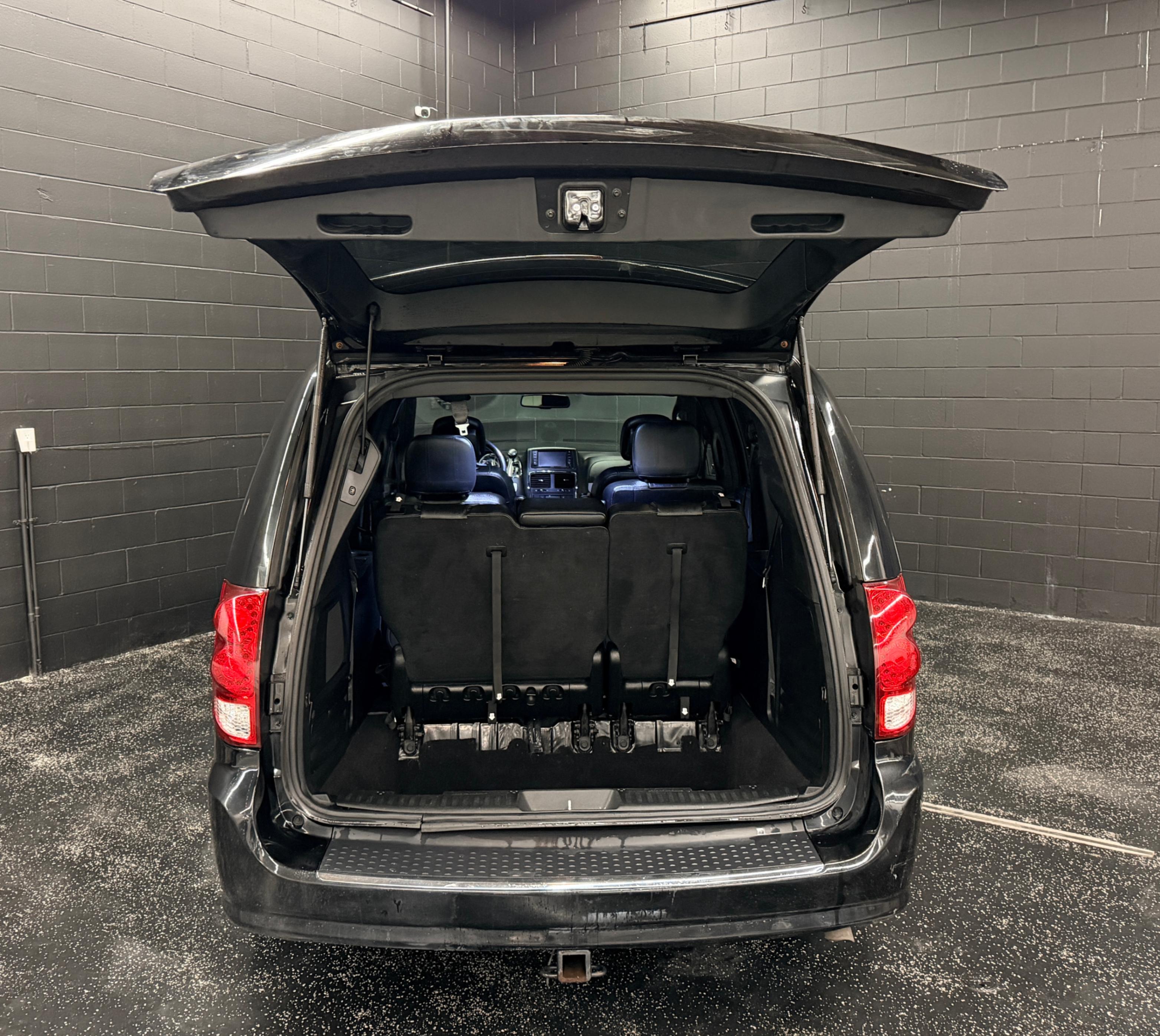 /hcwenterprisecorporation/2018-Dodge-GrandCaravan-5168006932821203.jpg